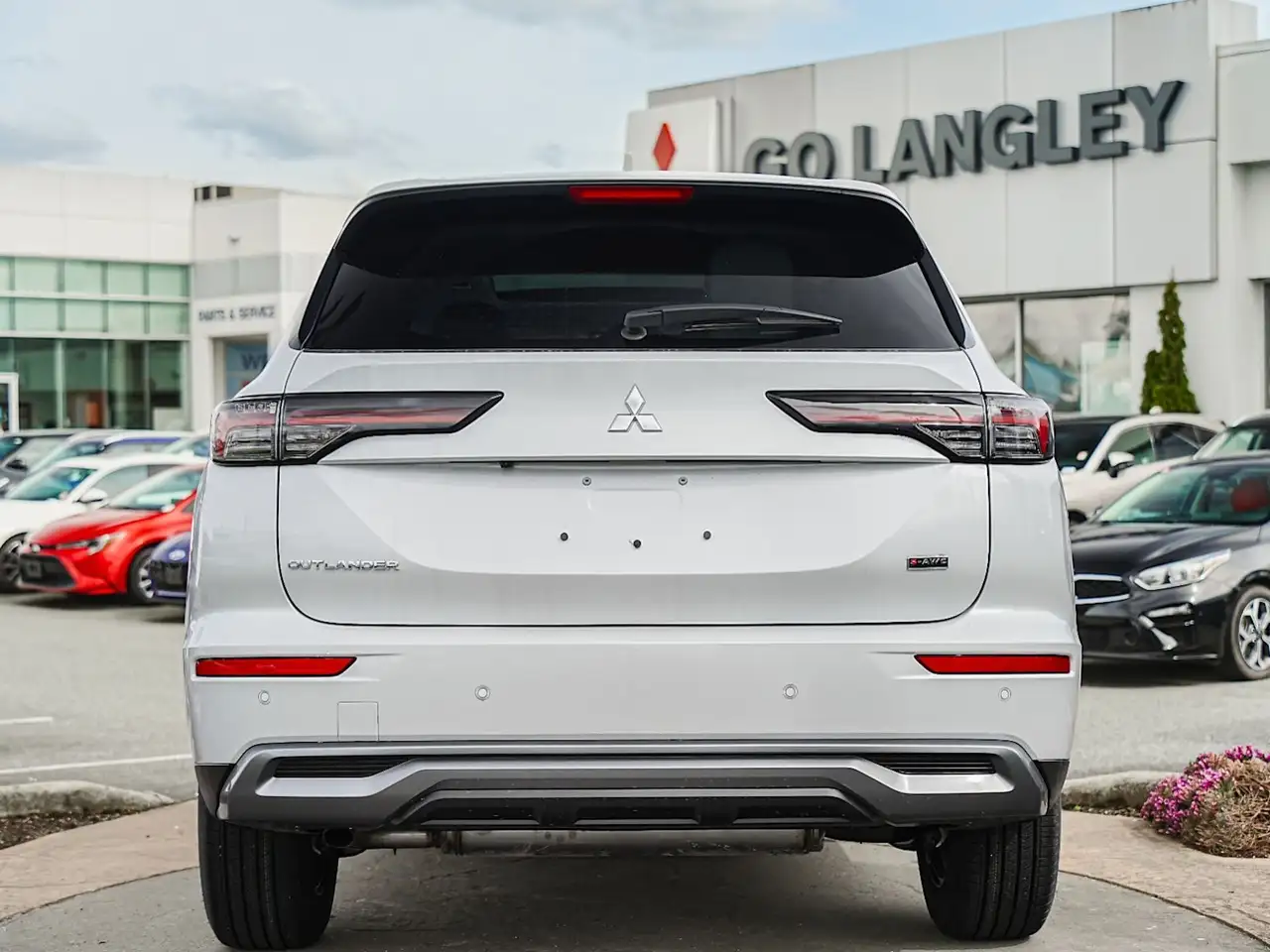Mitsubishi Outlander снимка Mitsubishi Outlander