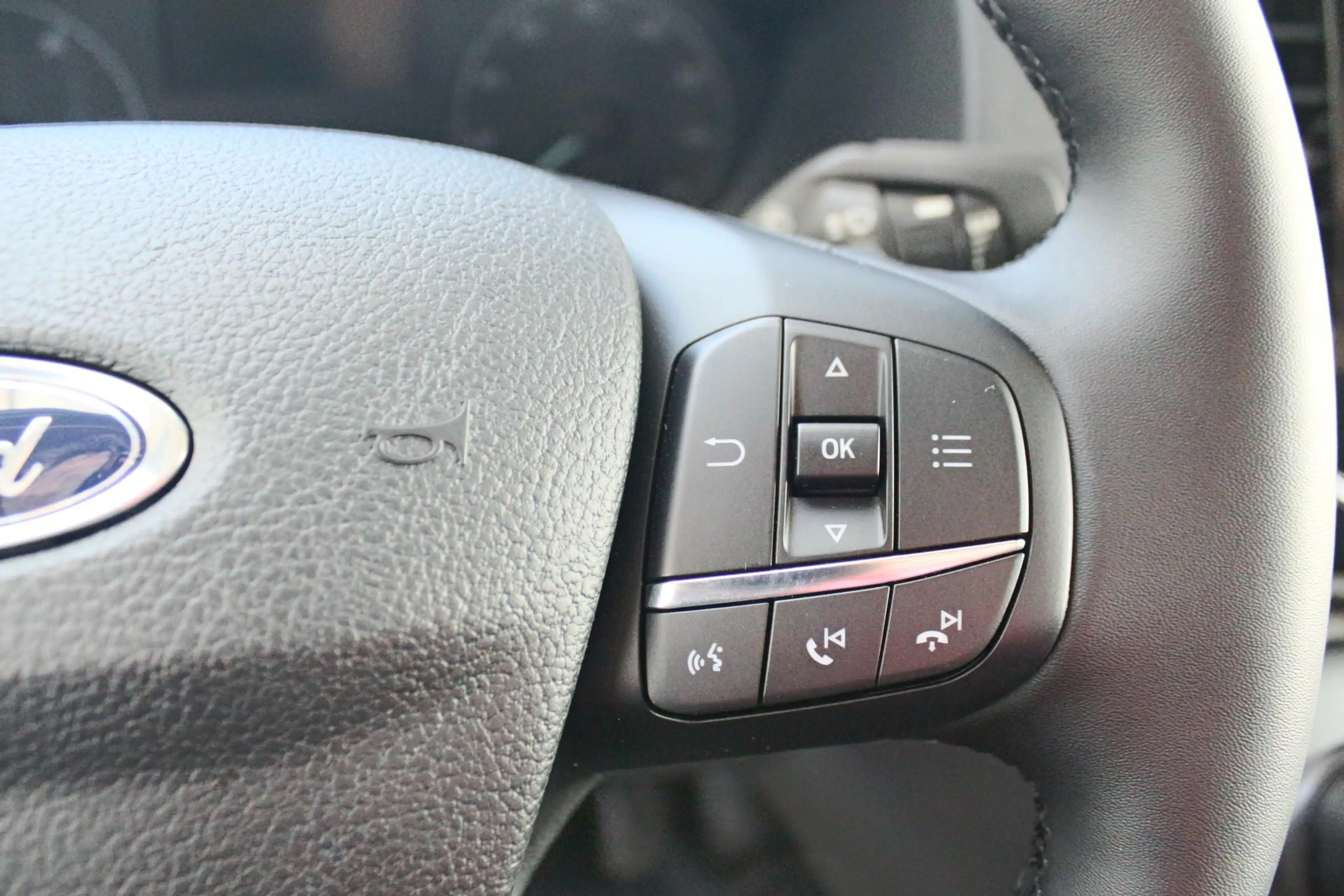 Ford E-Transit 350 L2H2 Trend 68 kWh Pro Power on board, Navigati — photo 29