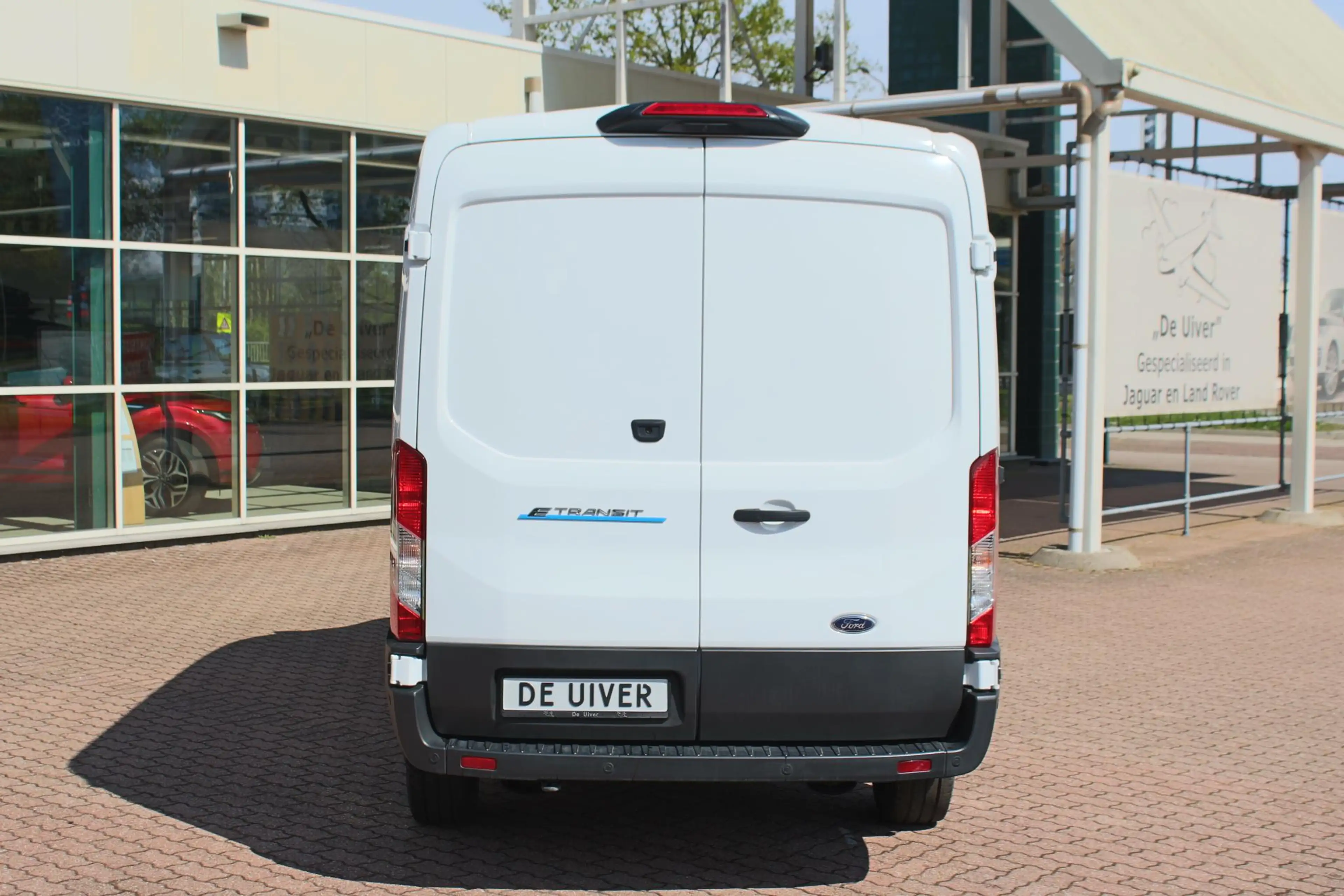 Ford E-Transit 350 L2H2 Trend 68 kWh Pro Power on board, Navigati — photo 11