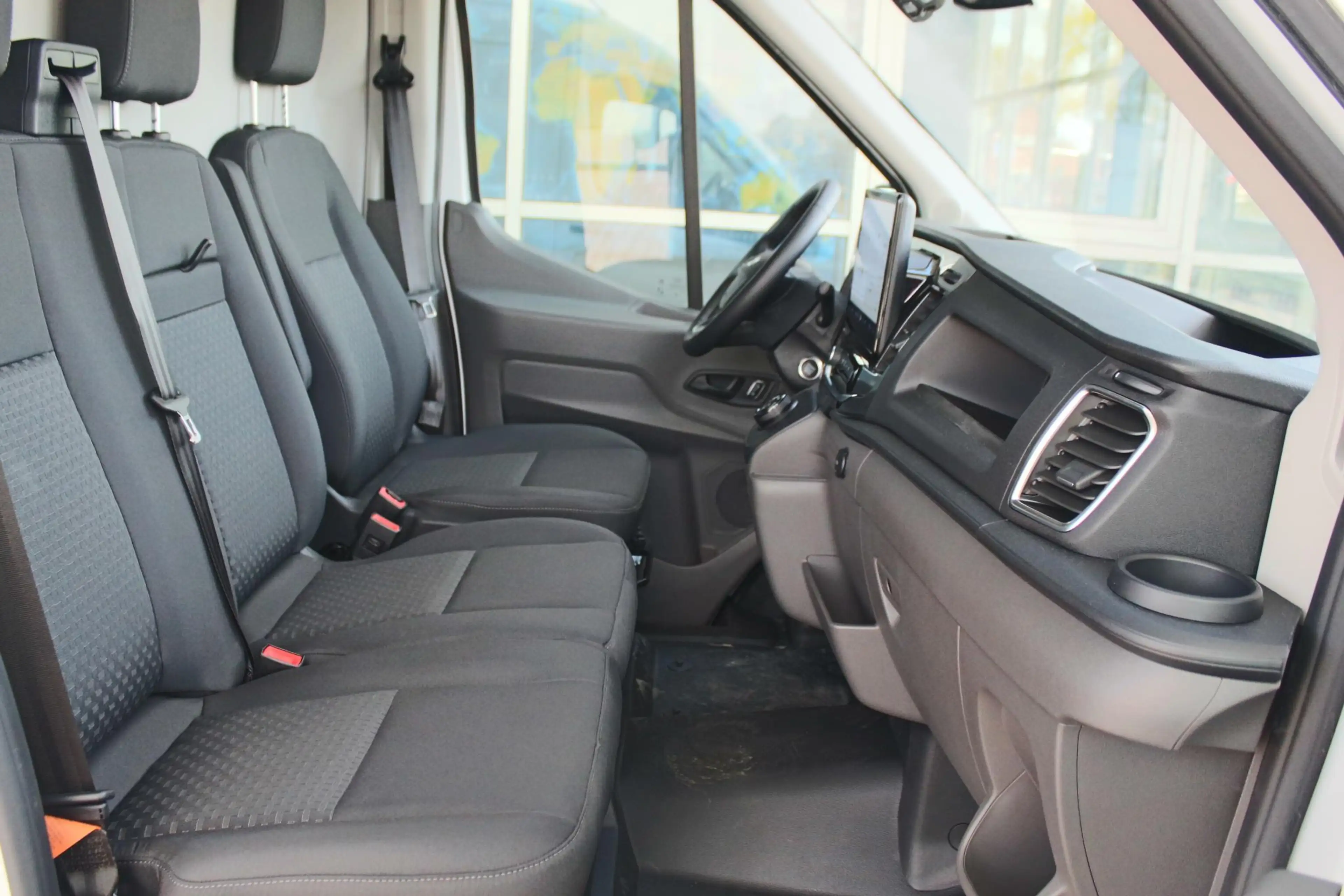 Ford E-Transit 350 L2H2 Trend 68 kWh Pro Power on board, Navigati — photo 39