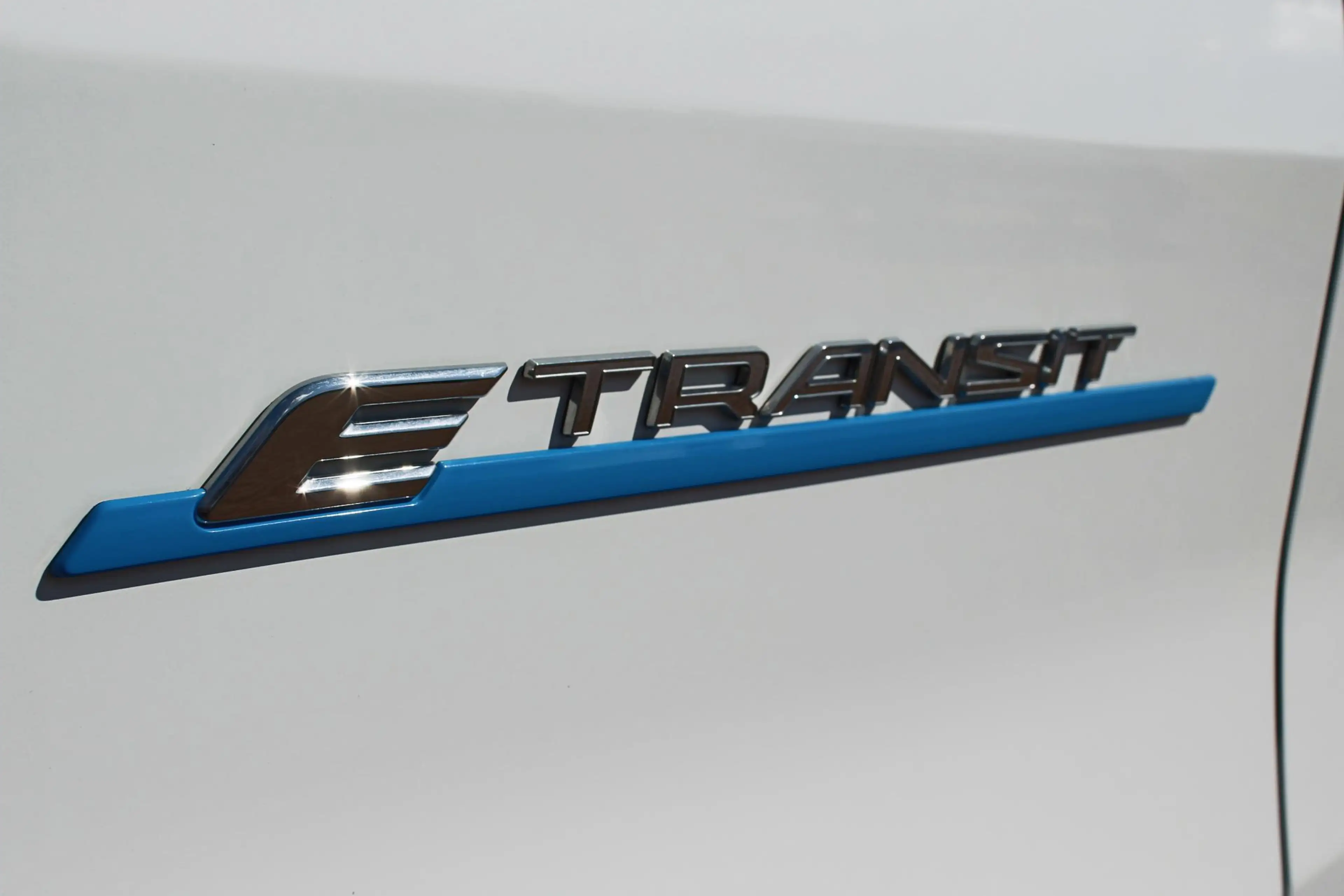 Ford E-Transit 350 L2H2 Trend 68 kWh Pro Power on board, Navigati — photo 14