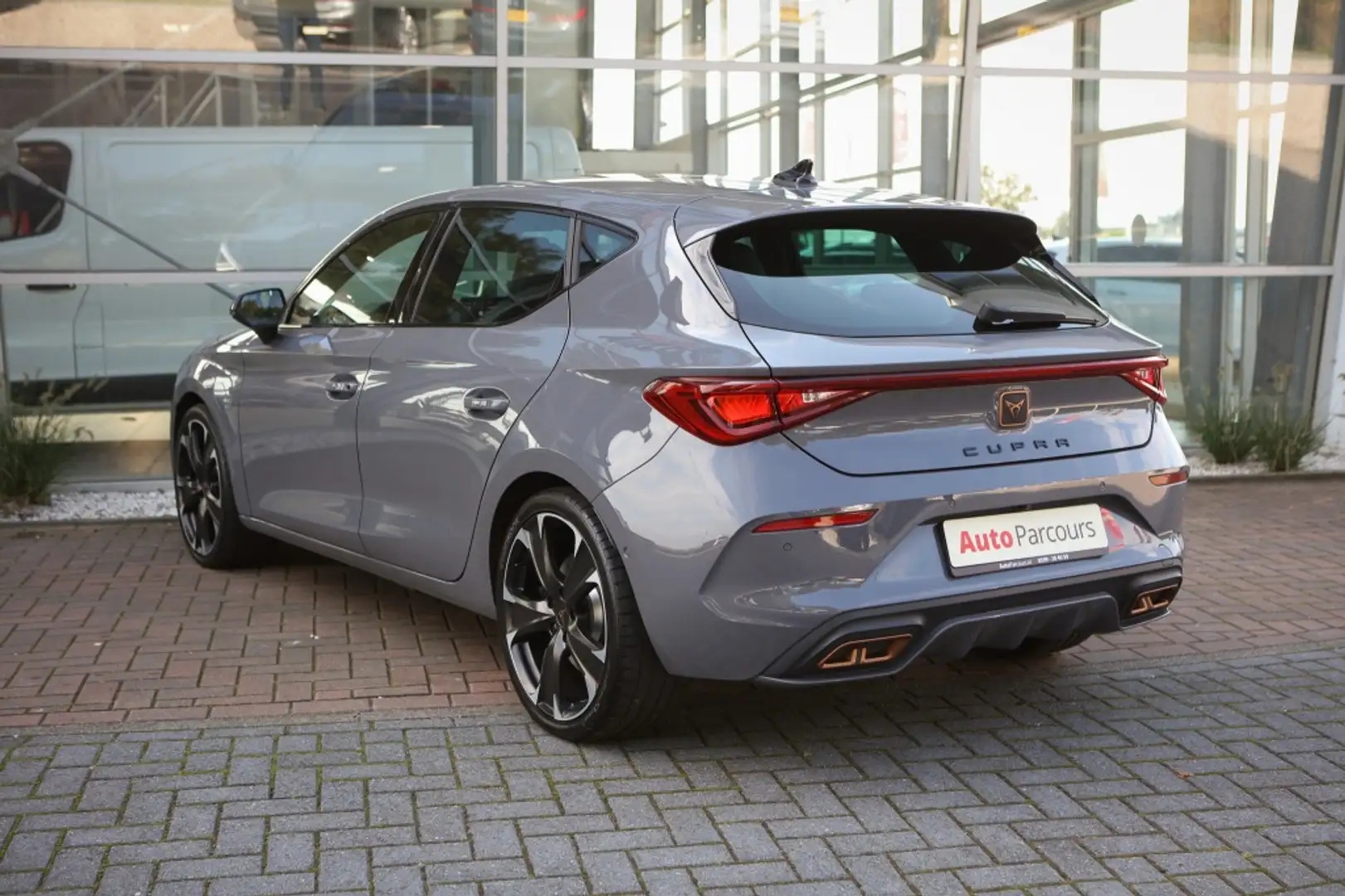 CUPRA Leon Leon 1.4 e-HYBRID VZ OPF (EURO 6d) Grijs - 2