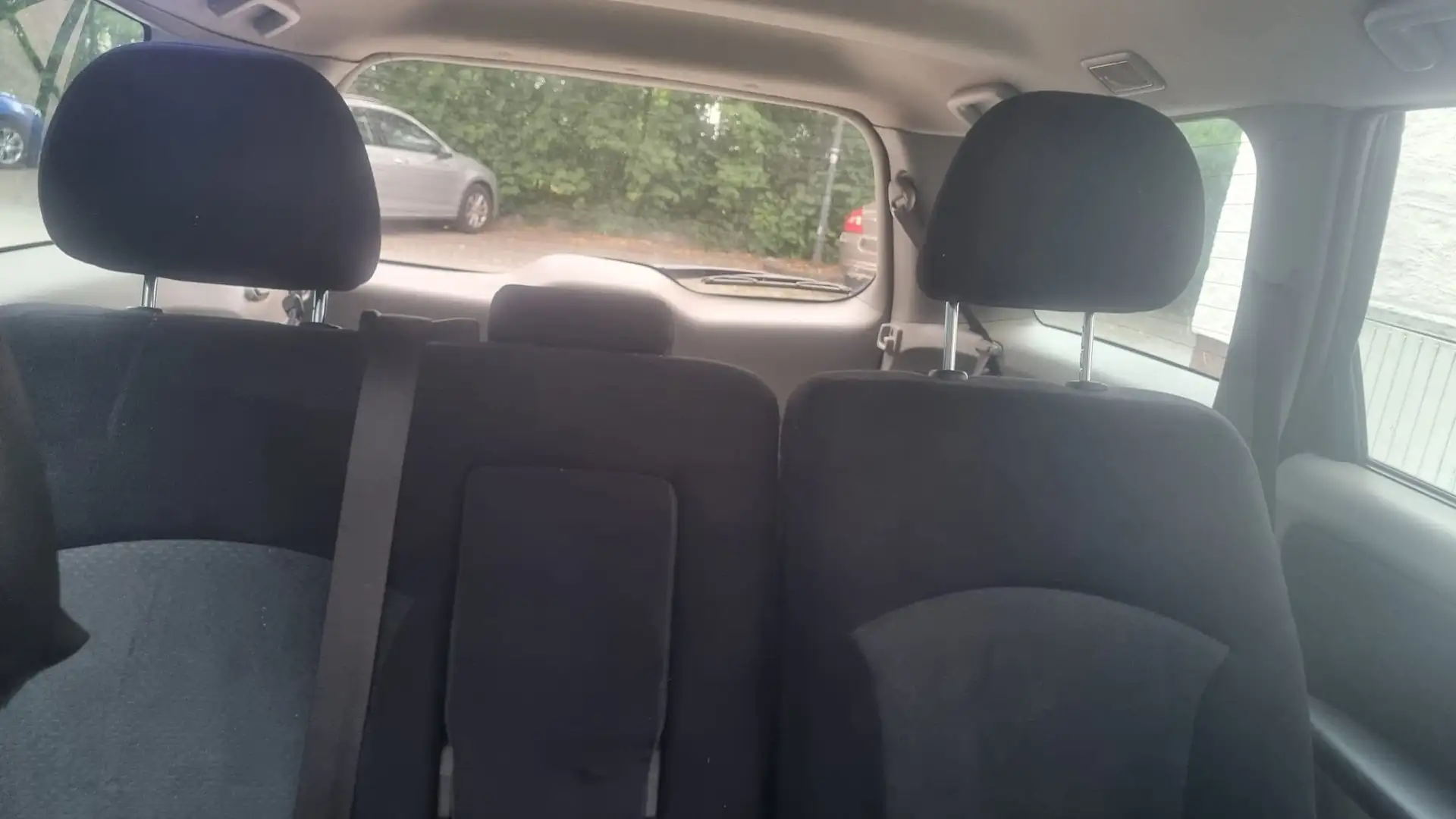 Mitsubishi Grandis Grandis Invite 2,0  DI-D Invite Чорний - 2