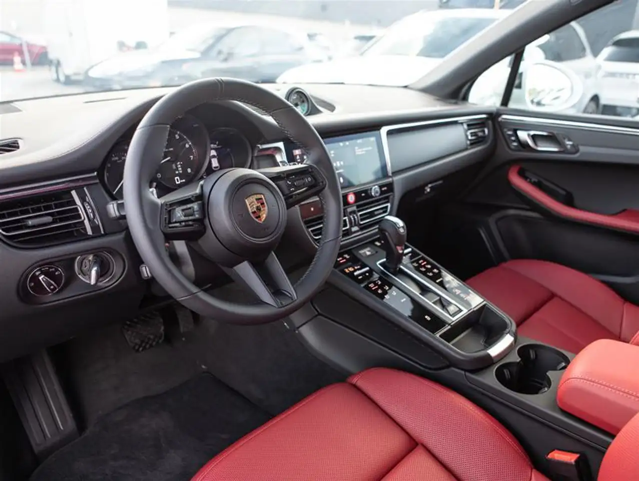 Porsche Macan снимка Porsche Macan