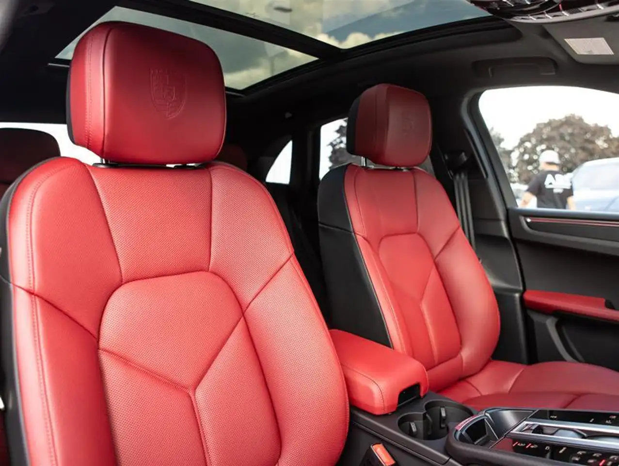 Porsche Macan снимка Porsche Macan