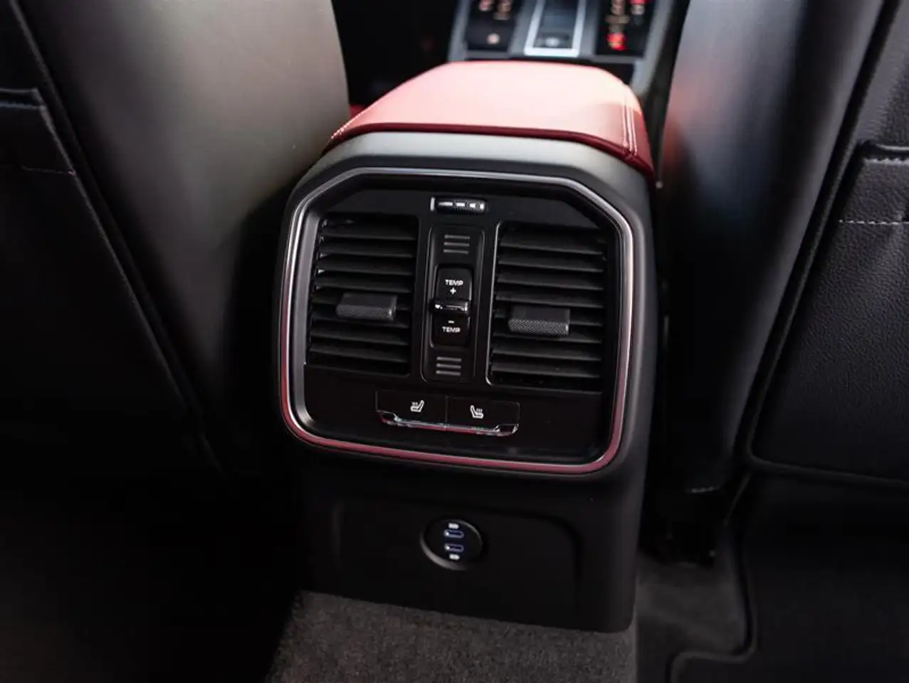 Porsche Macan снимка Porsche Macan