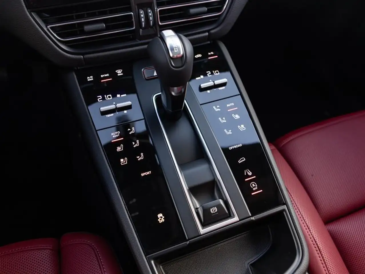 Porsche Macan снимка Porsche Macan