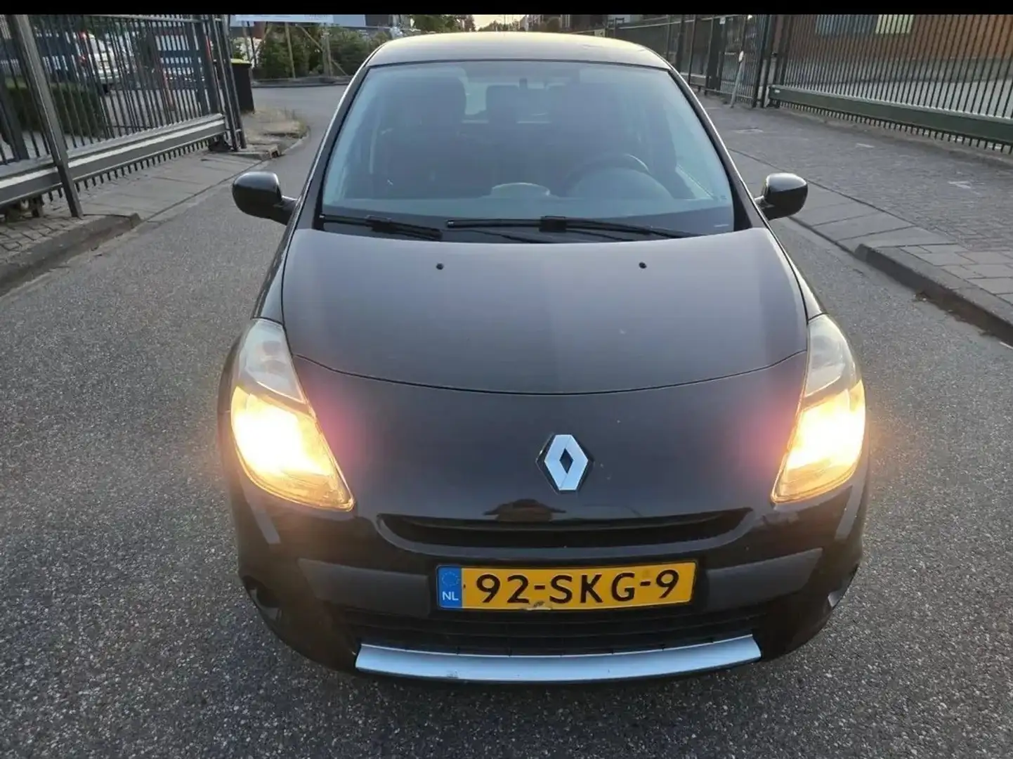 Renault Clio TCe - 5 deurs - APK -- - 1