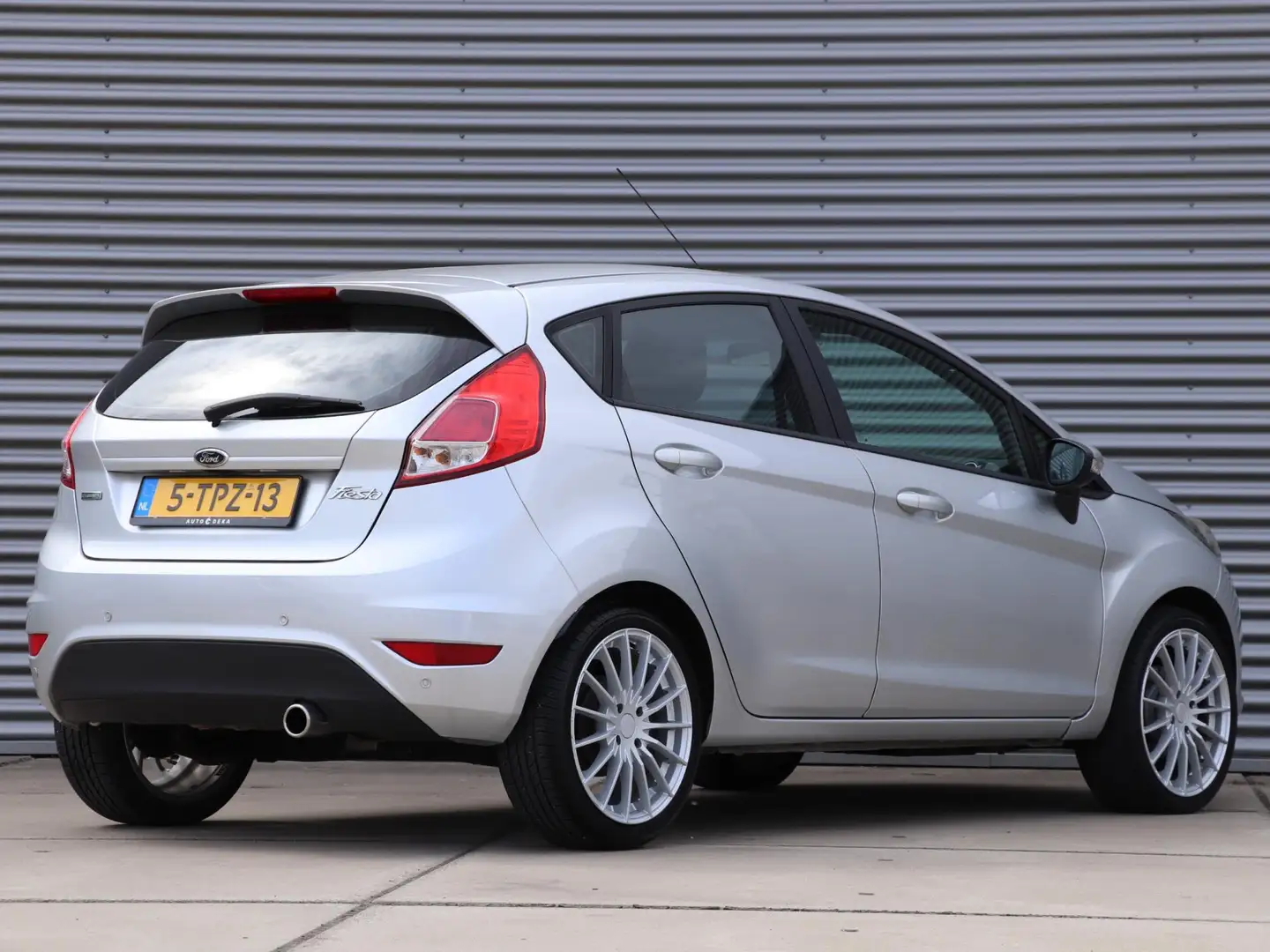 Ford Fiesta 1.0 EcoBoost Style *Airco*Cruisecontr.*Parkeersens Grijs - 2