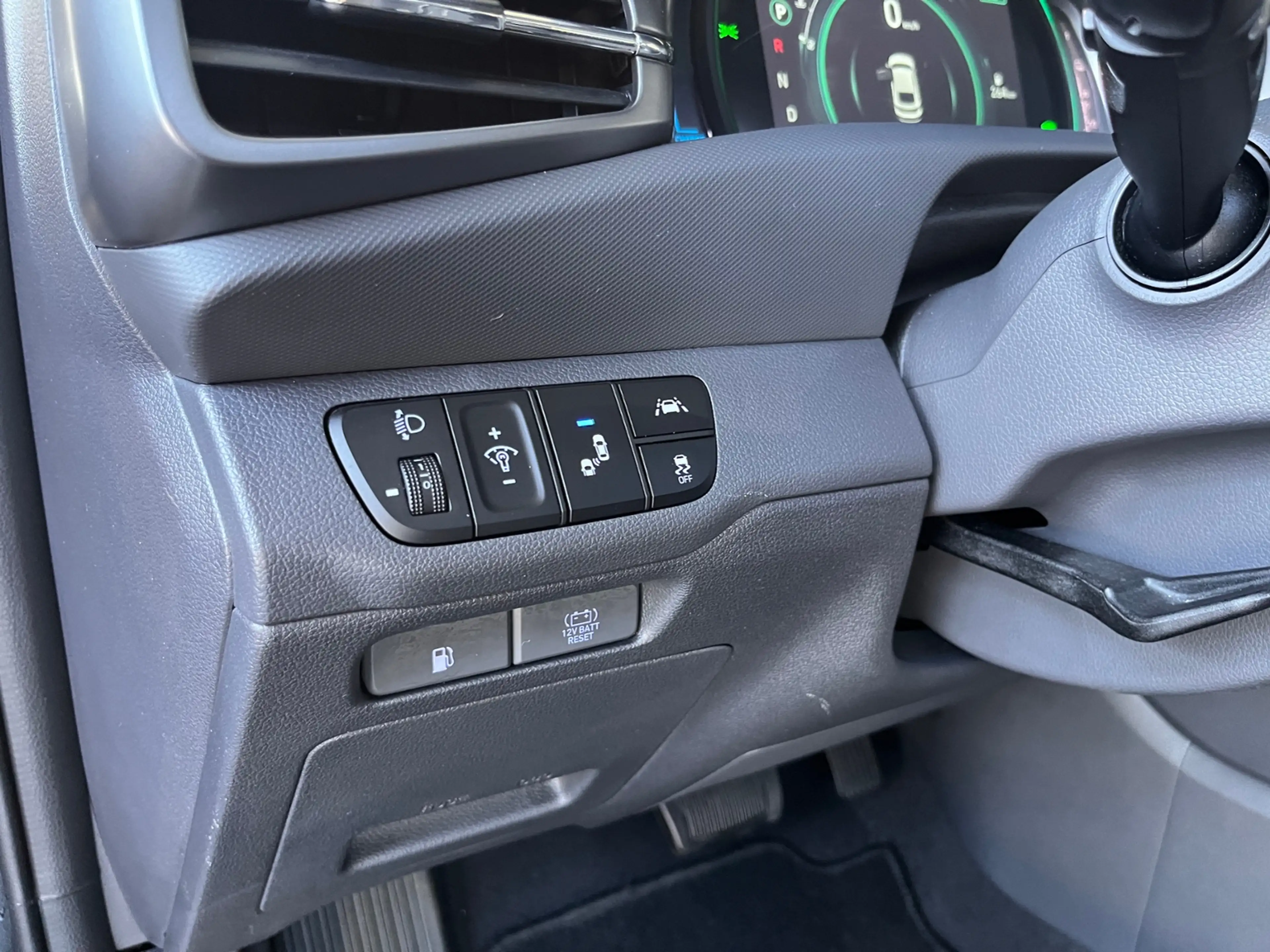Hyundai IONIQ Prime Hybrid PANO LEDER LED NAV SHZ — photo 12