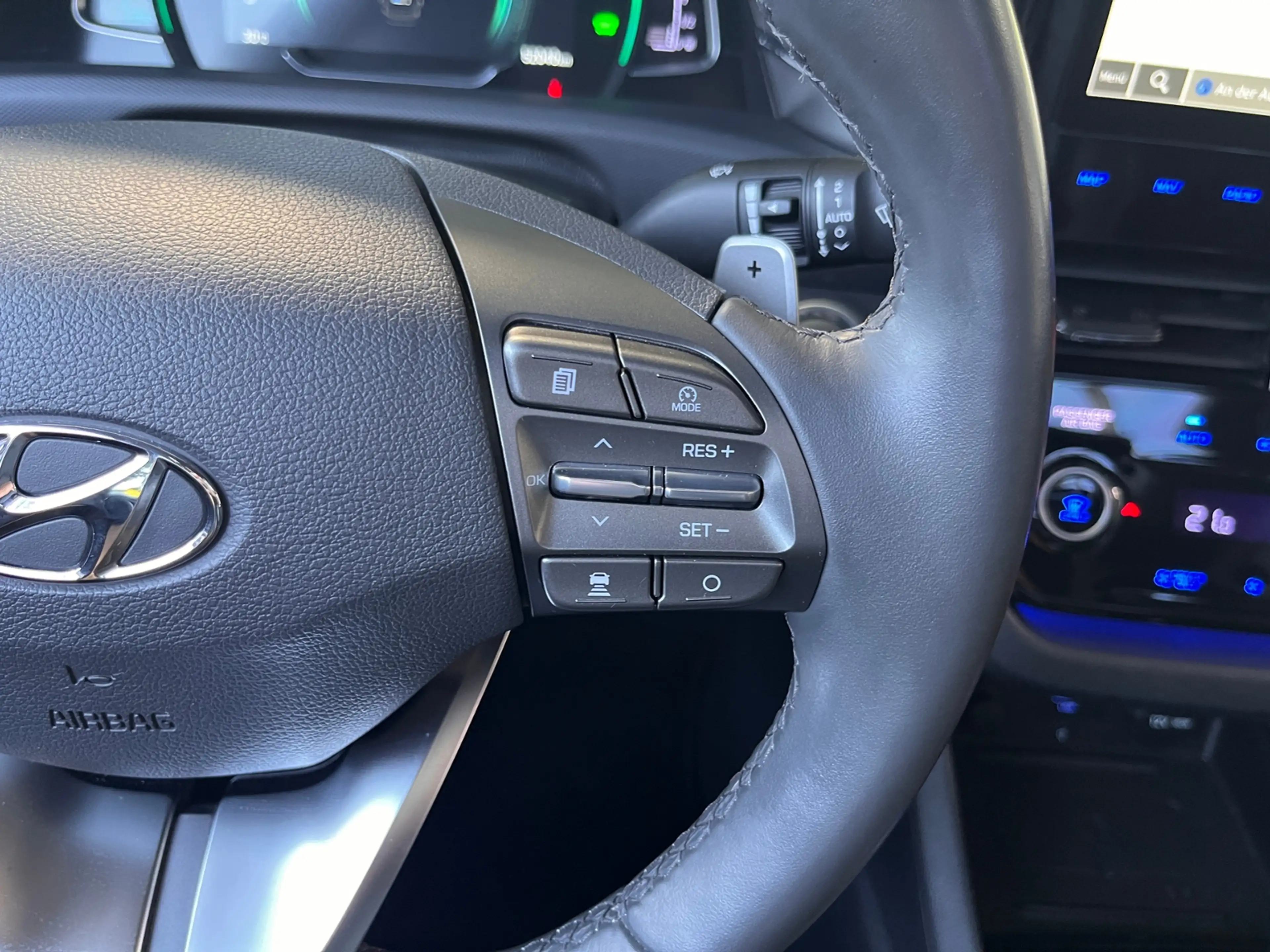 Hyundai IONIQ Prime Hybrid PANO LEDER LED NAV SHZ — photo 15