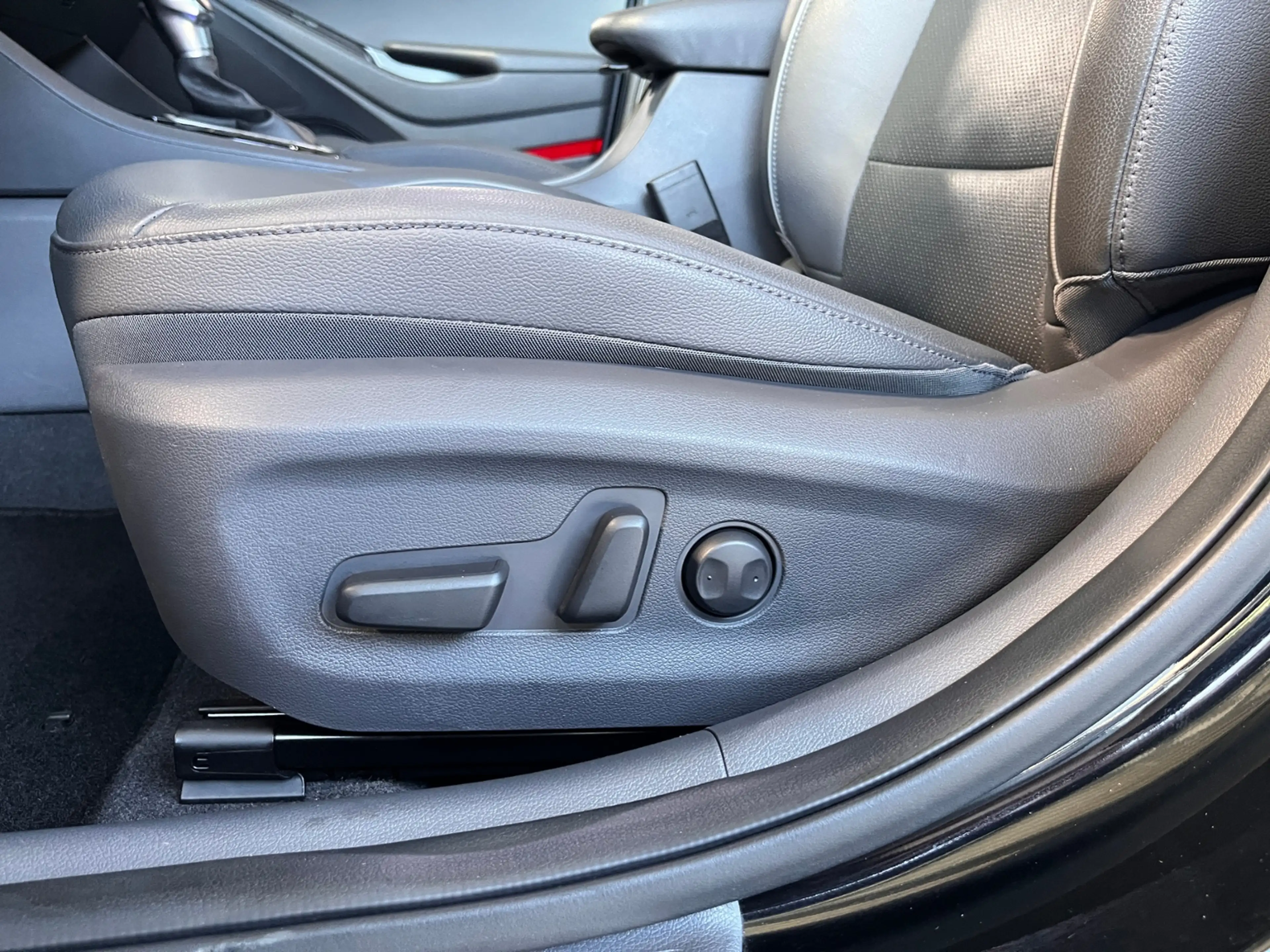 Hyundai IONIQ Prime Hybrid PANO LEDER LED NAV SHZ — photo 10