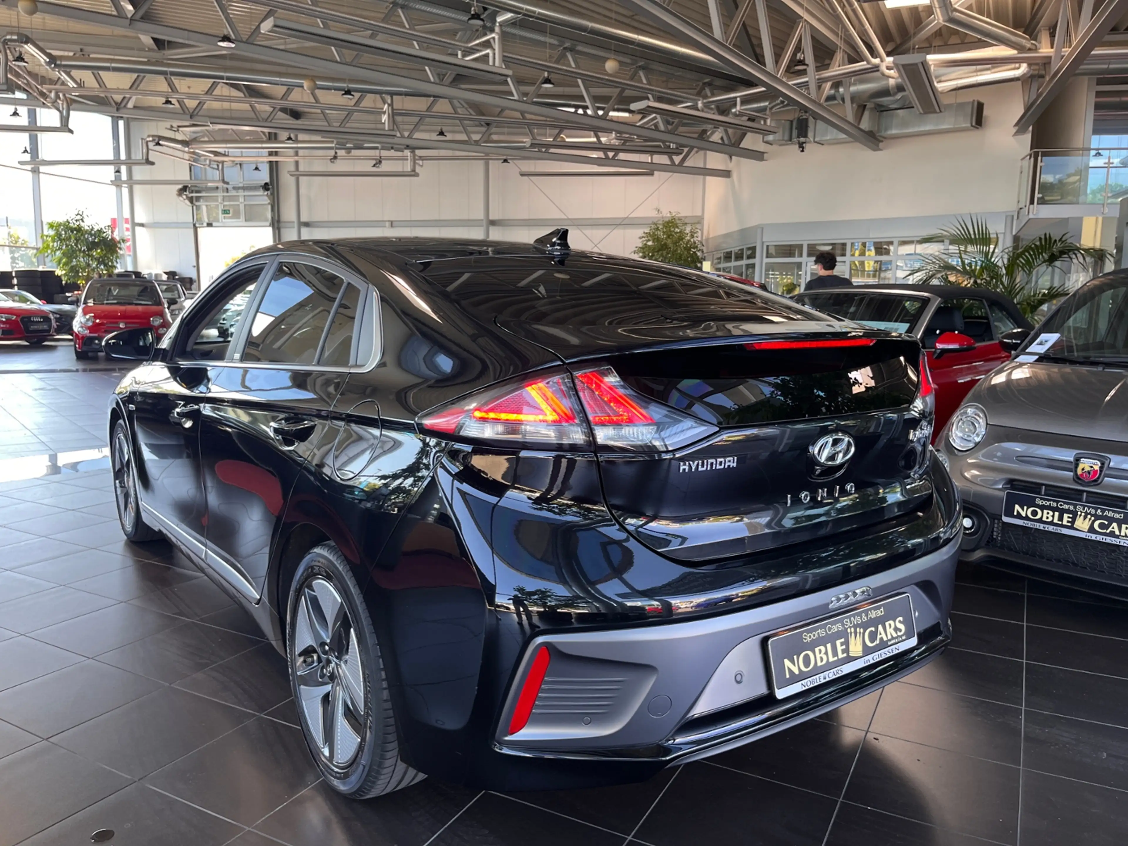 Hyundai IONIQ Prime Hybrid PANO LEDER LED NAV SHZ — photo 5