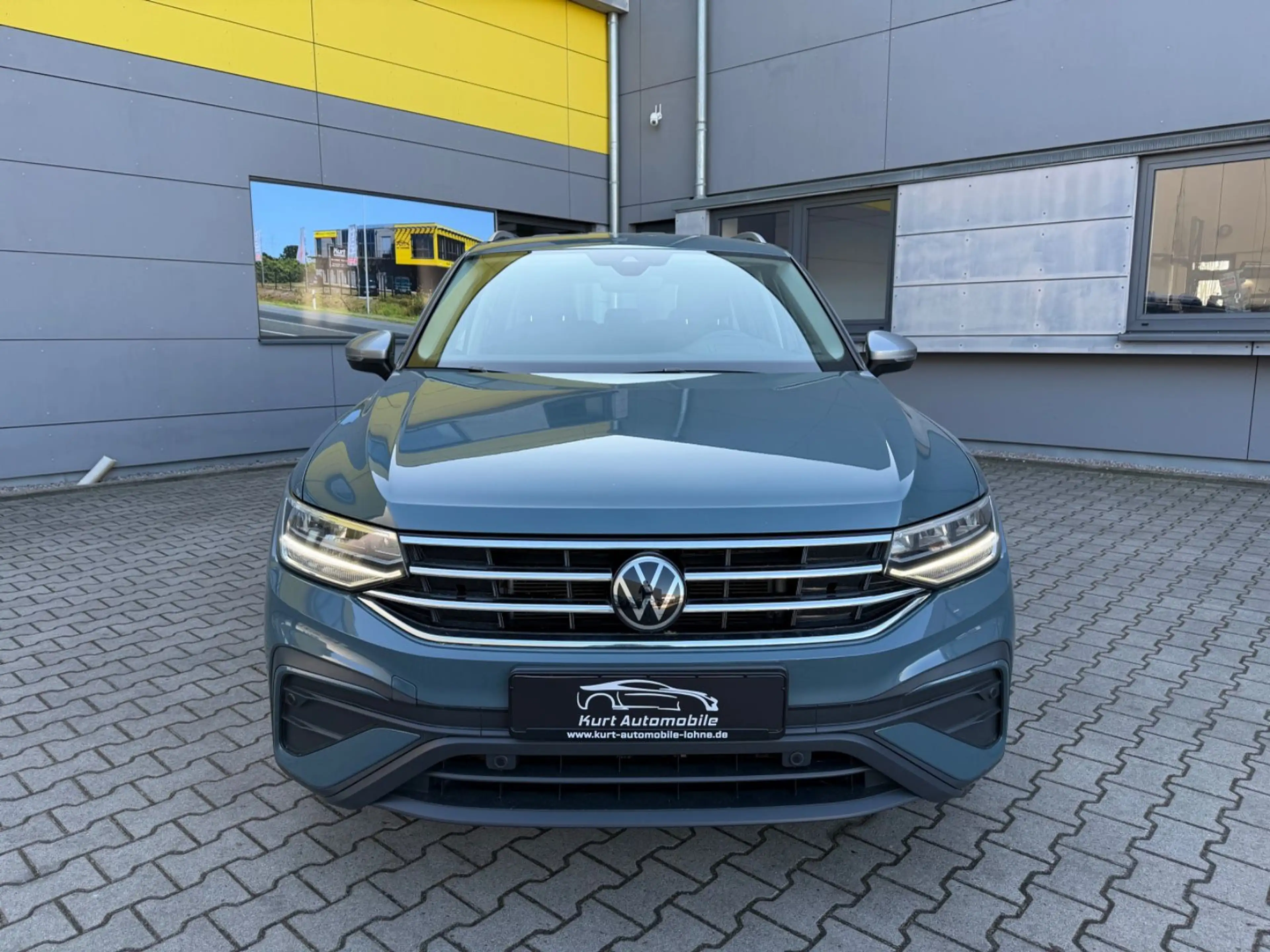 Volkswagen Tiguan Allspace Life/ALLRAD/7 SITZER/LED/AHK/DAB — photo 9