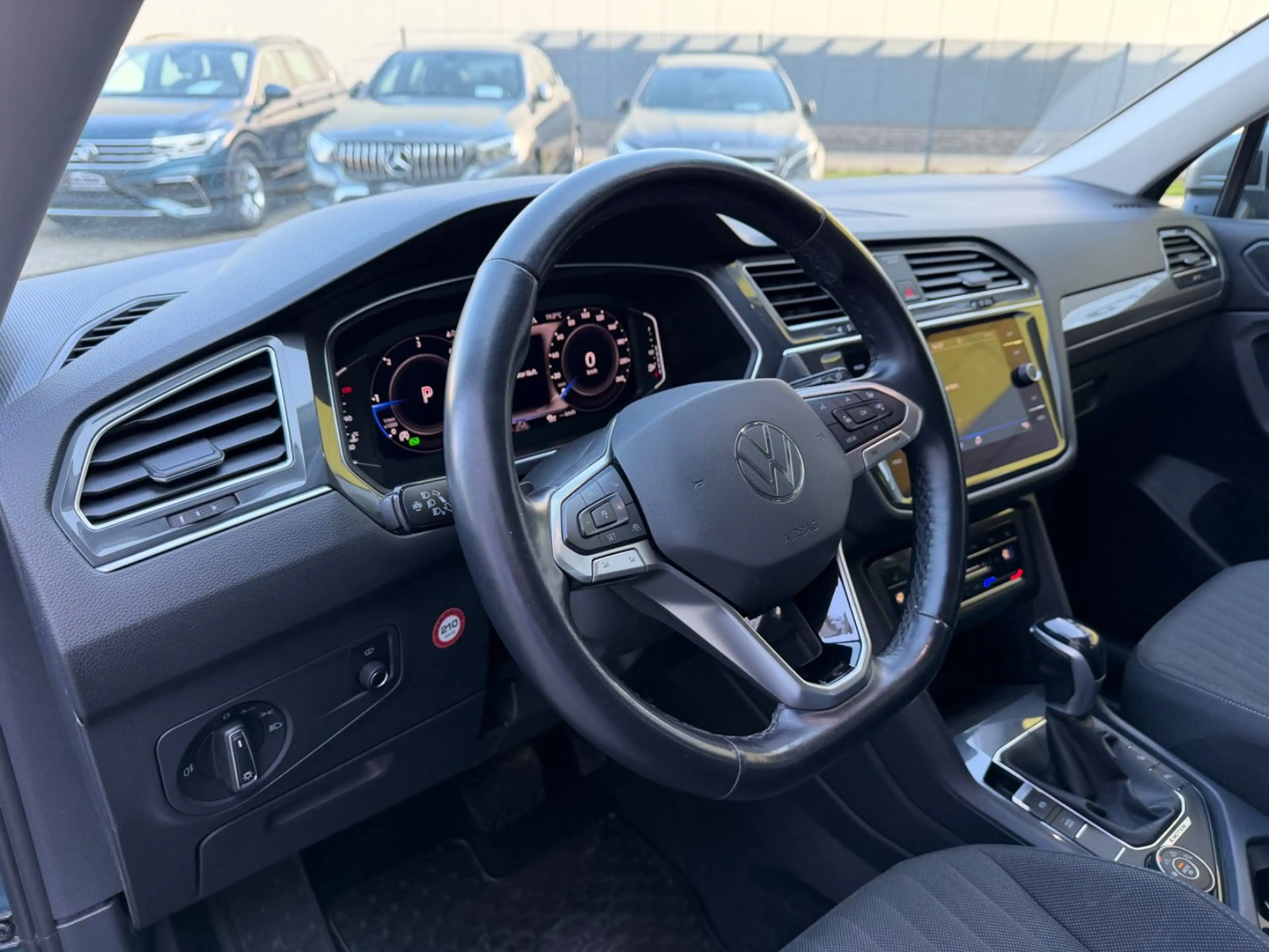 Volkswagen Tiguan Allspace Life/ALLRAD/7 SITZER/LED/AHK/DAB — photo 13