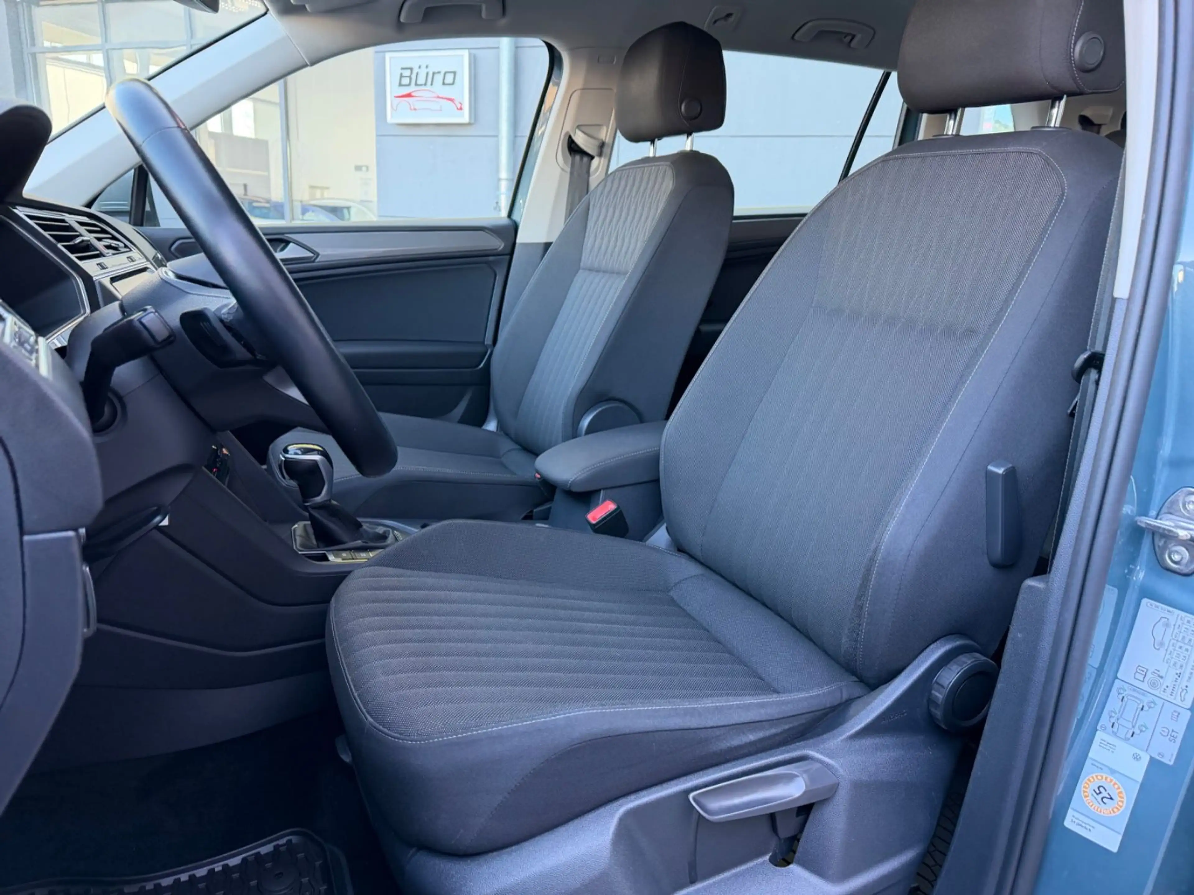 Volkswagen Tiguan Allspace Life/ALLRAD/7 SITZER/LED/AHK/DAB — photo 12