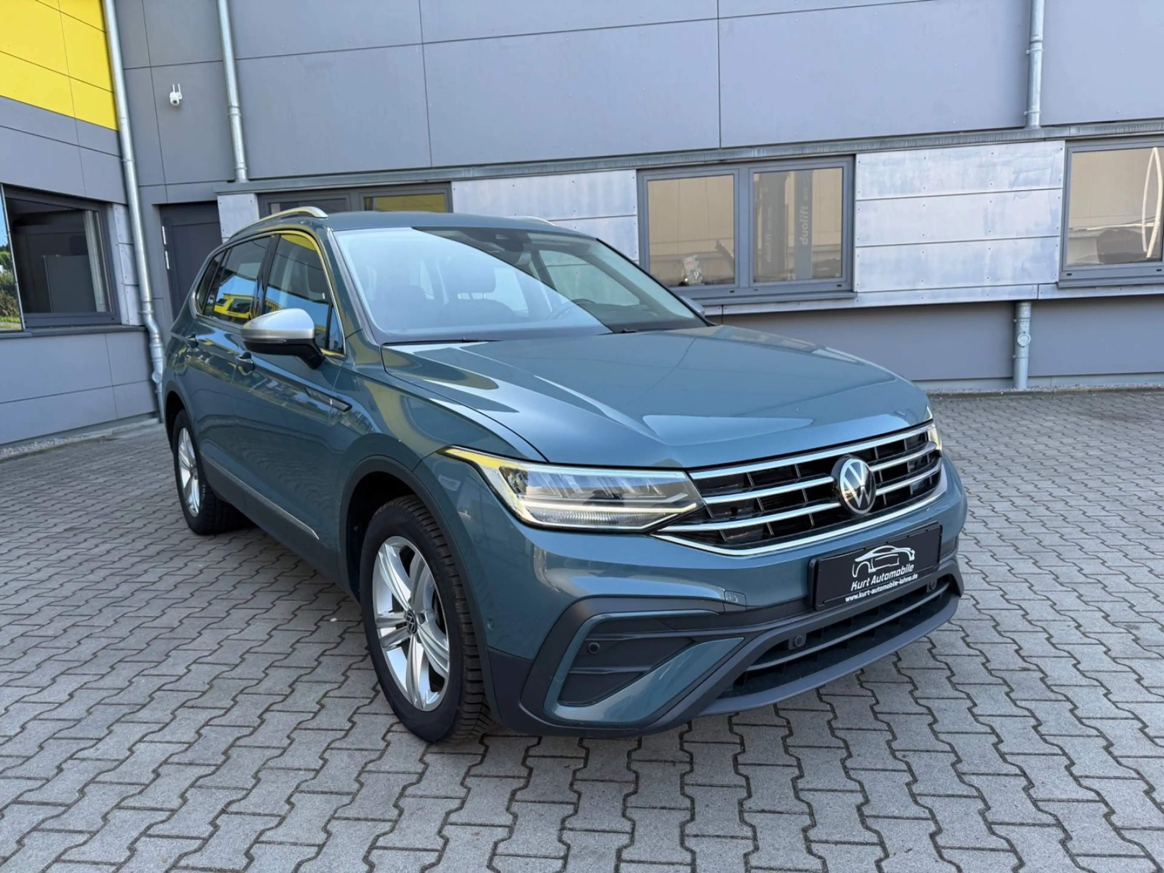 Volkswagen Tiguan Allspace Life/ALLRAD/7 SITZER/LED/AHK/DAB — photo 8