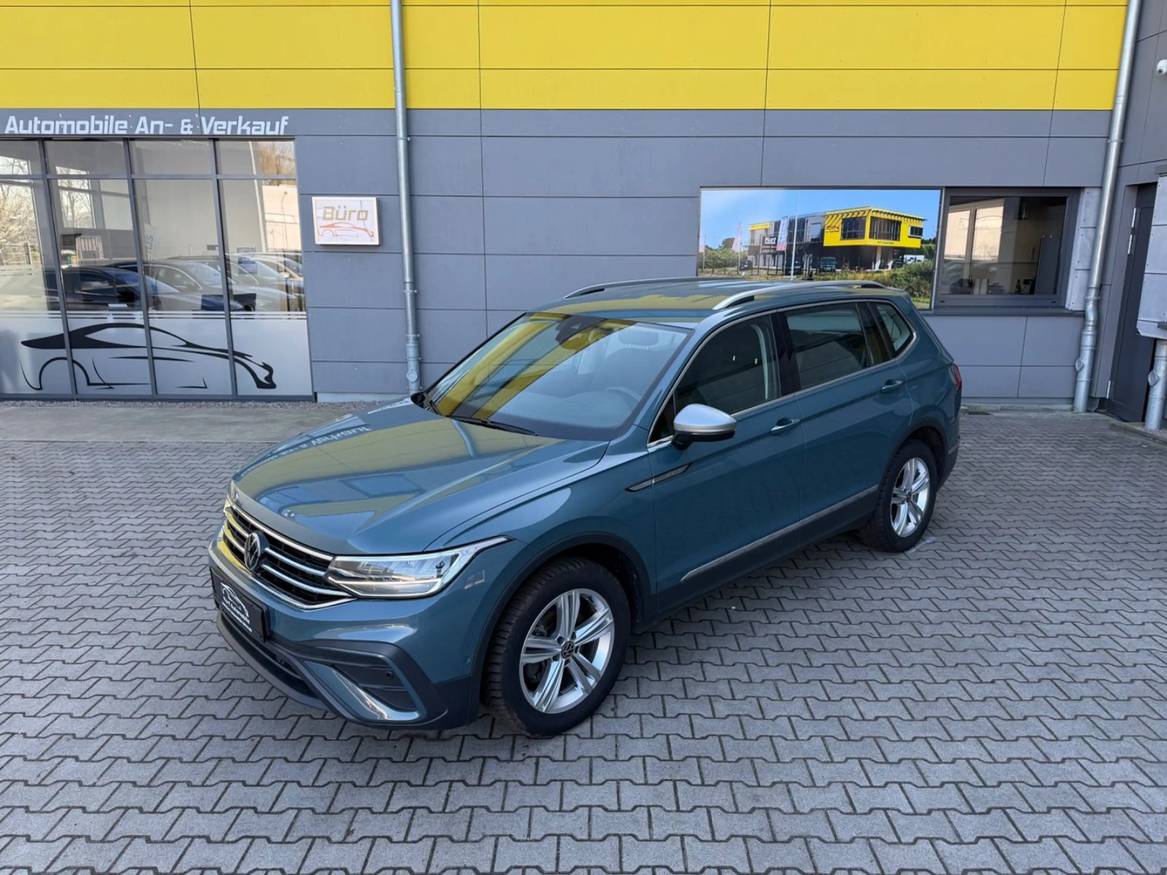 Volkswagen Tiguan Allspace Life/ALLRAD/7 SITZER/LED/AHK/DAB