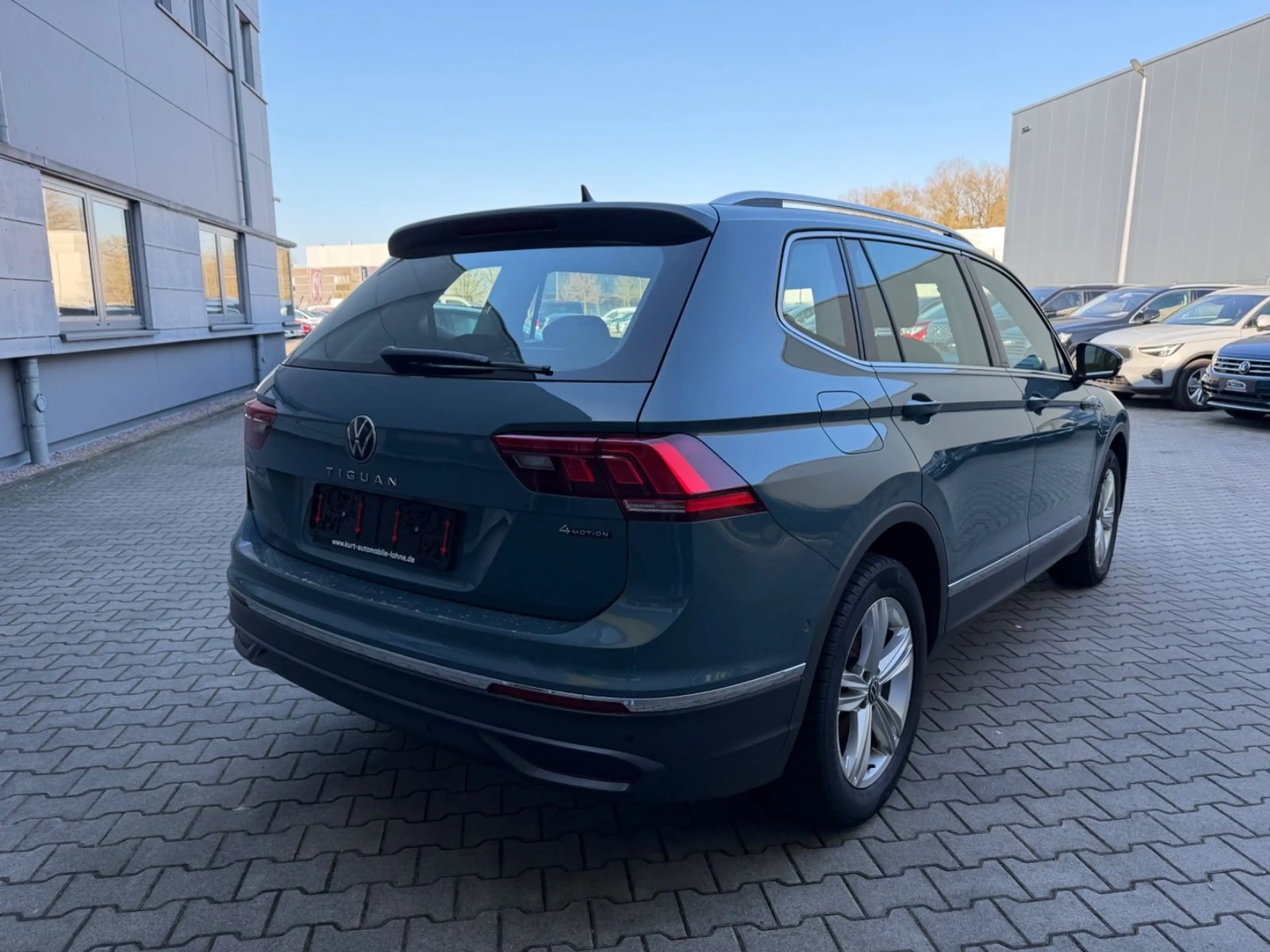 Volkswagen Tiguan Allspace Life/ALLRAD/7 SITZER/LED/AHK/DAB — photo 6
