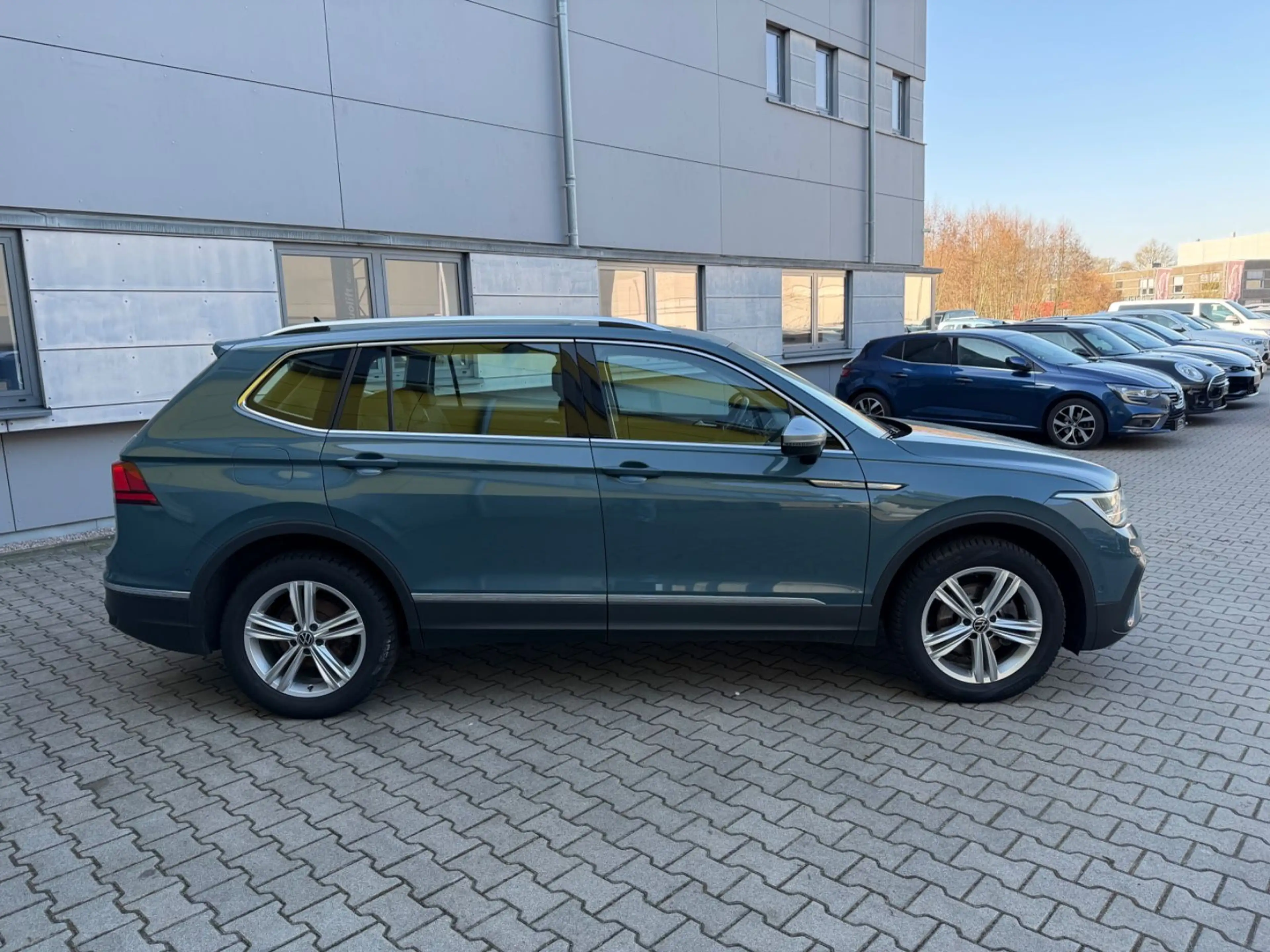Volkswagen Tiguan Allspace Life/ALLRAD/7 SITZER/LED/AHK/DAB — photo 7