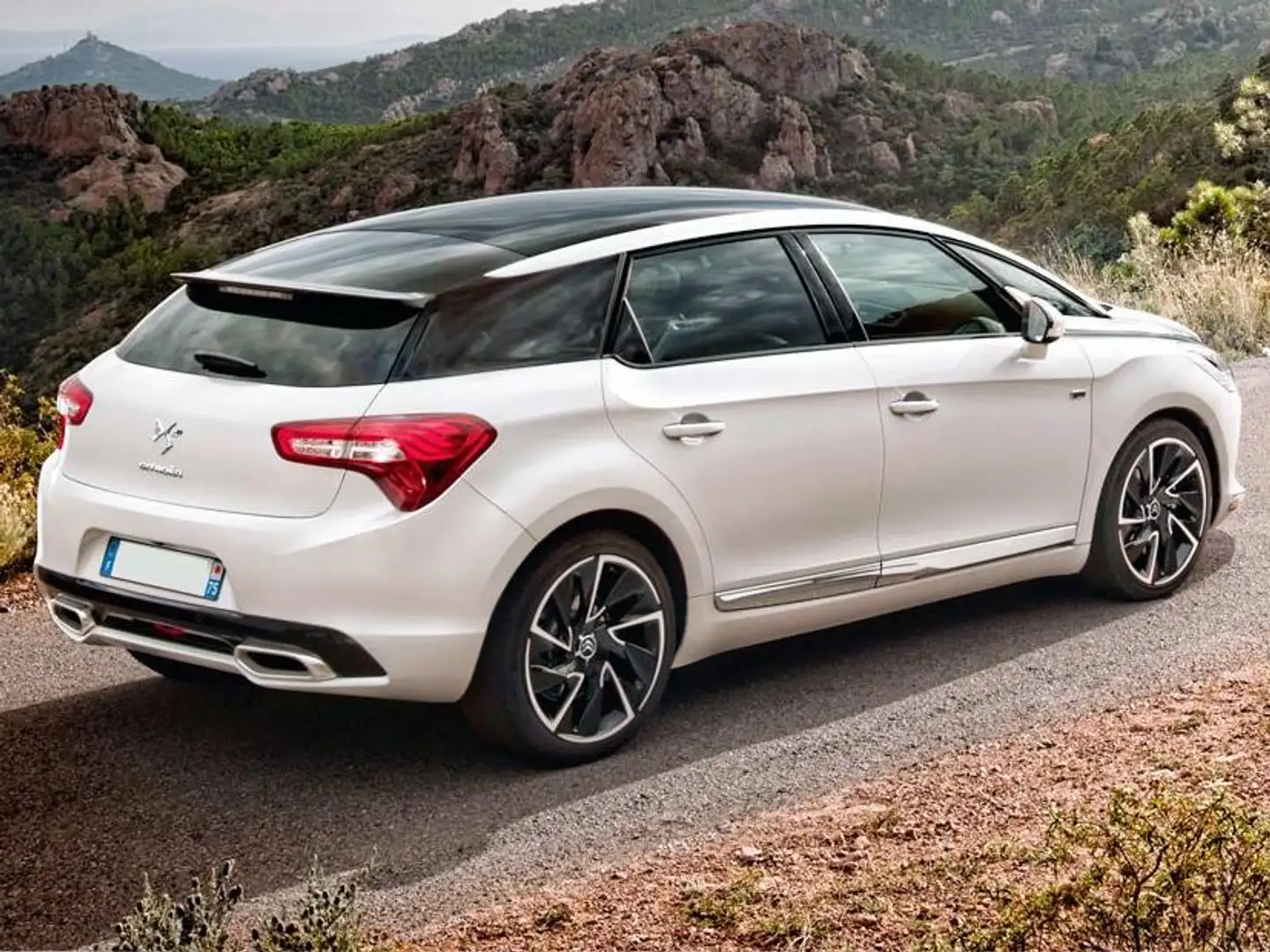 DS Automobiles DS 5 Hybrid 4x4 Sport Chic - 1