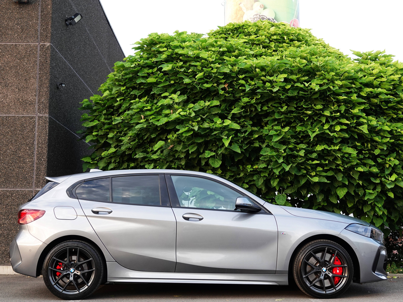 BMW 118 PACK M / CAMERA / SIEGES CHAUFFANTS / LUMIERE AMBIANCE / GARANTIE !! — photo 15