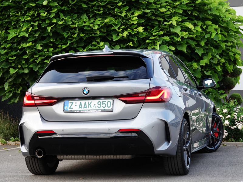 BMW 118 PACK M / CAMERA / SIEGES CHAUFFANTS / LUMIERE AMBIANCE / GARANTIE !! — photo 9