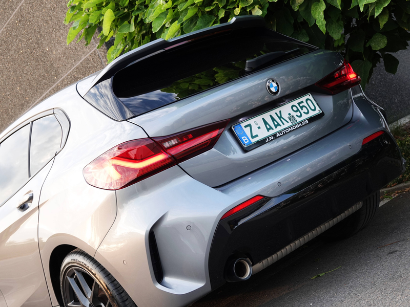BMW 118 PACK M / CAMERA / SIEGES CHAUFFANTS / LUMIERE AMBIANCE / GARANTIE !! — photo 14