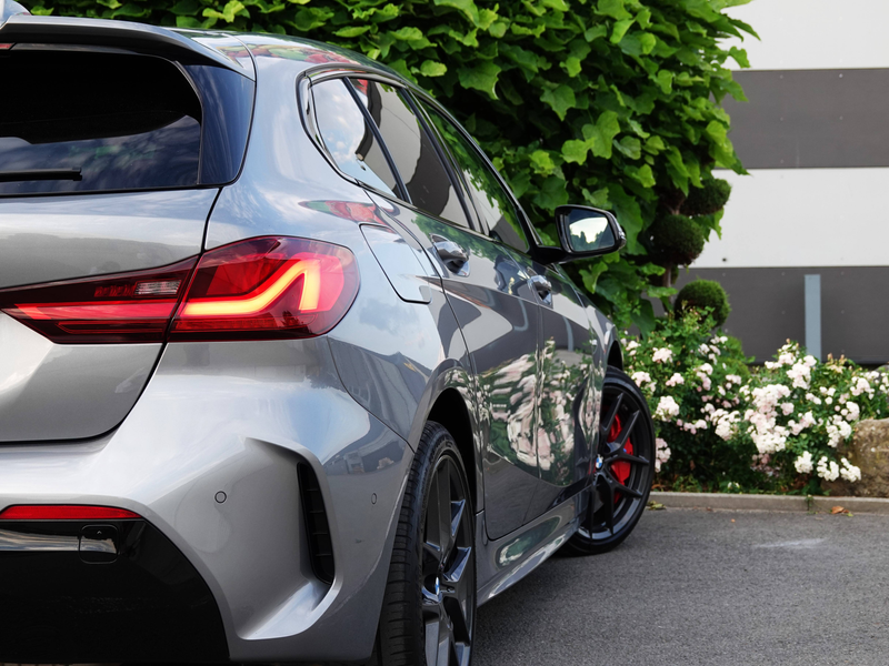 BMW 118 PACK M / CAMERA / SIEGES CHAUFFANTS / LUMIERE AMBIANCE / GARANTIE !! — photo 10