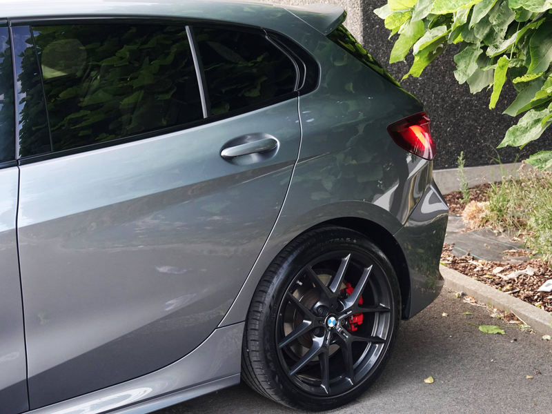 BMW 118 PACK M / CAMERA / SIEGES CHAUFFANTS / LUMIERE AMBIANCE / GARANTIE !! — photo 7