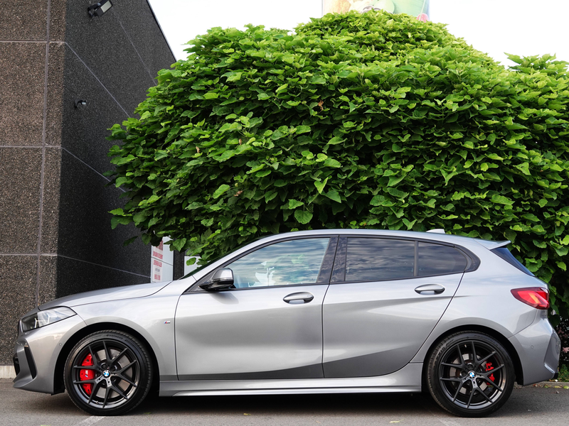 BMW 118 PACK M / CAMERA / SIEGES CHAUFFANTS / LUMIERE AMBIANCE / GARANTIE !! — photo 12