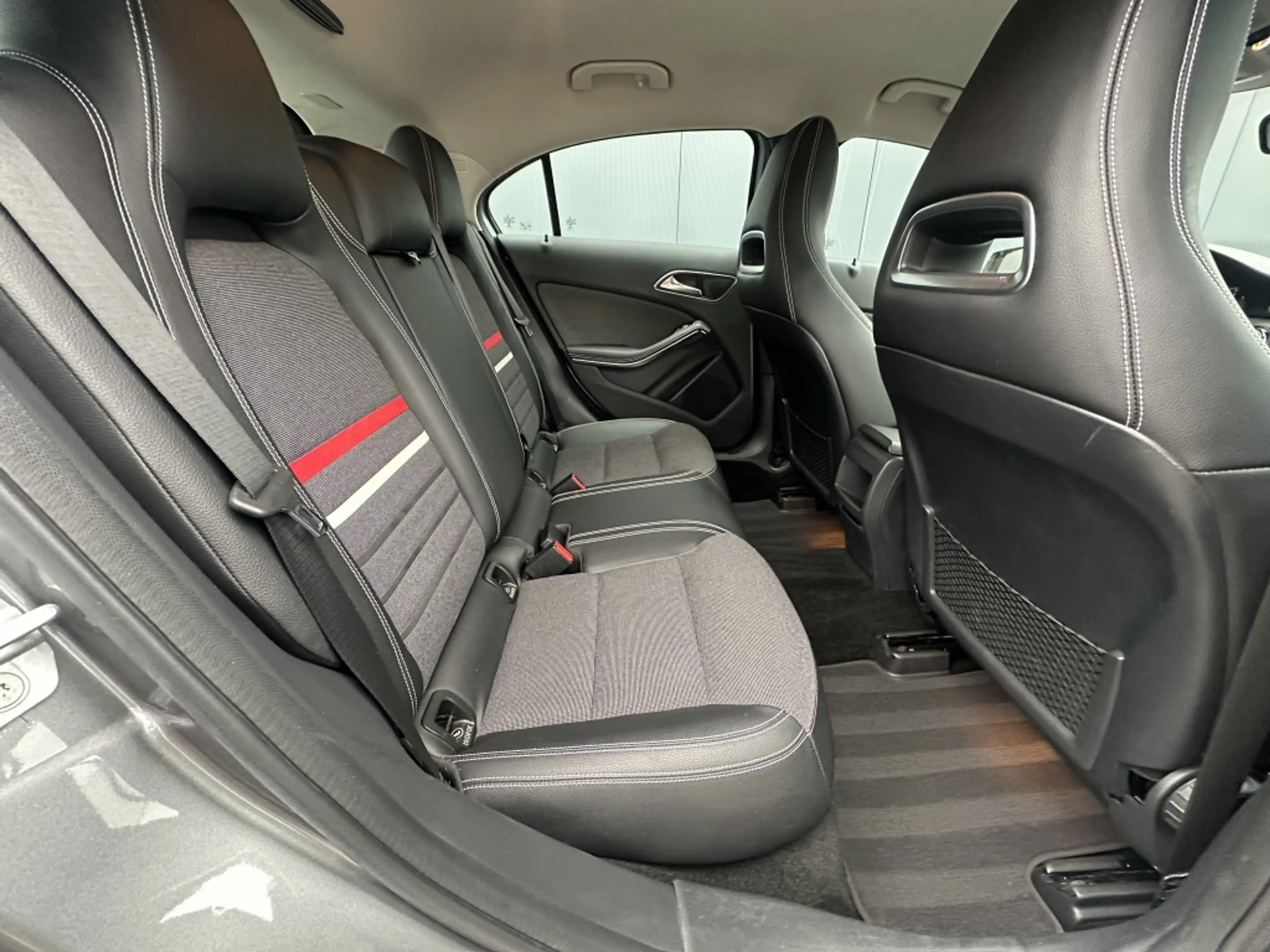 Mercedes-Benz A 180 123pk/ Climate Control / Navi / Parkeersensoren — photo 19