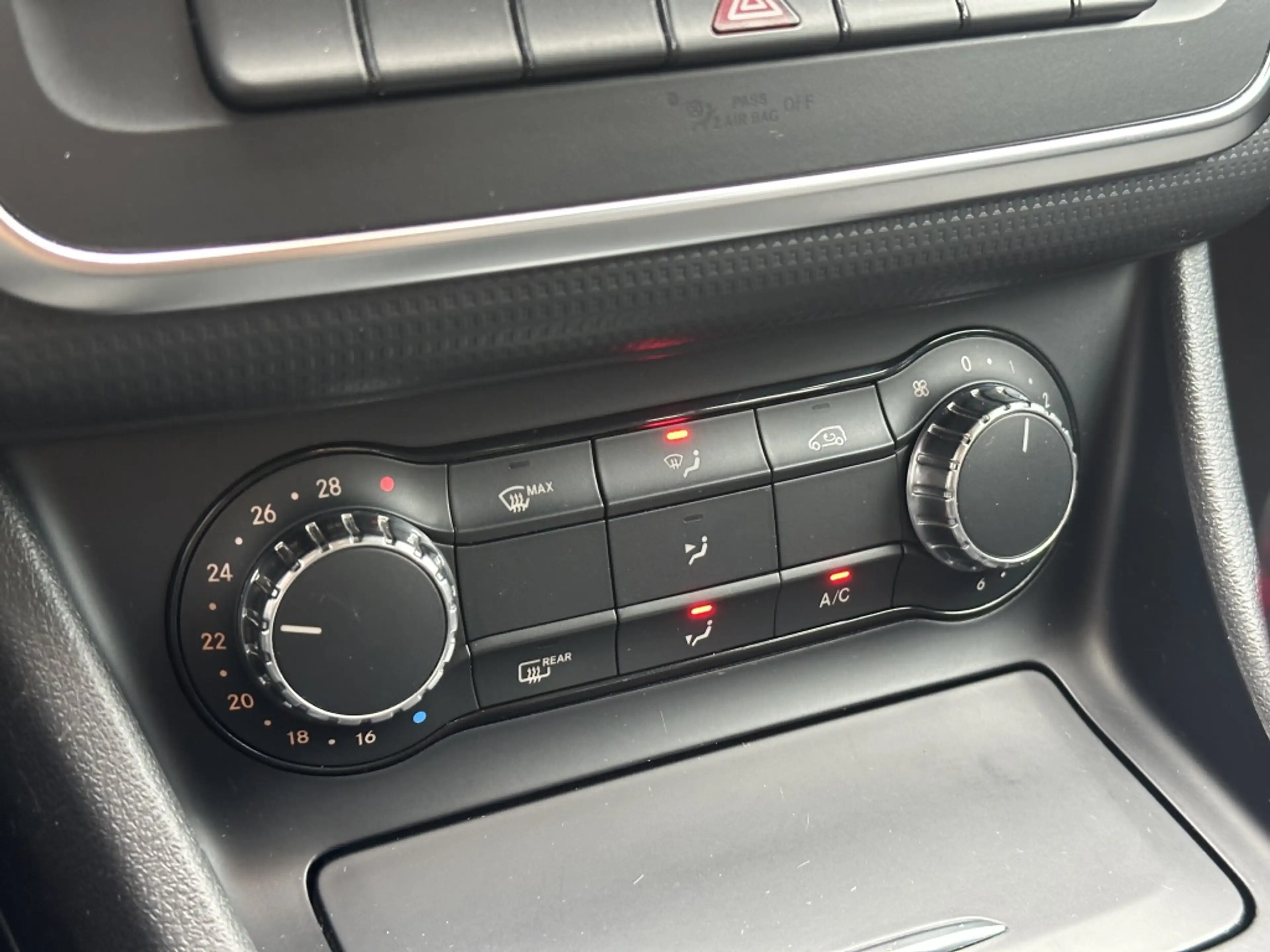 Mercedes-Benz A 180 123pk/ Climate Control / Navi / Parkeersensoren — photo 27