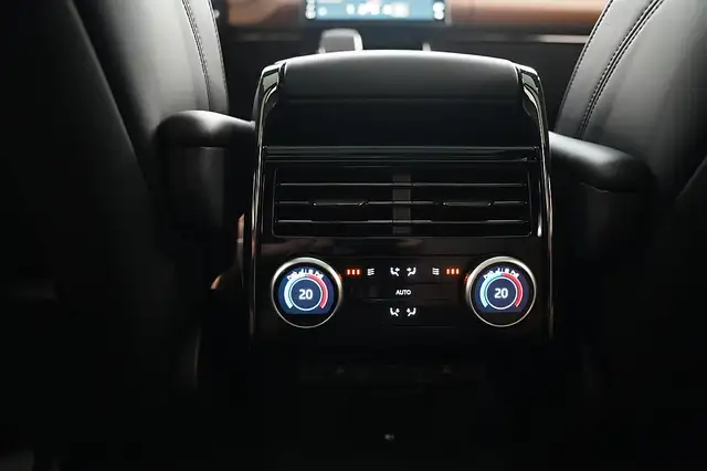 Land Rover Range Rover Sport P550e PHEV AWD Autobiography Ansicht 21