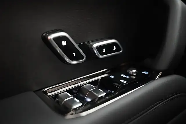 Land Rover Range Rover Sport P550e PHEV AWD Autobiography Ansicht 7