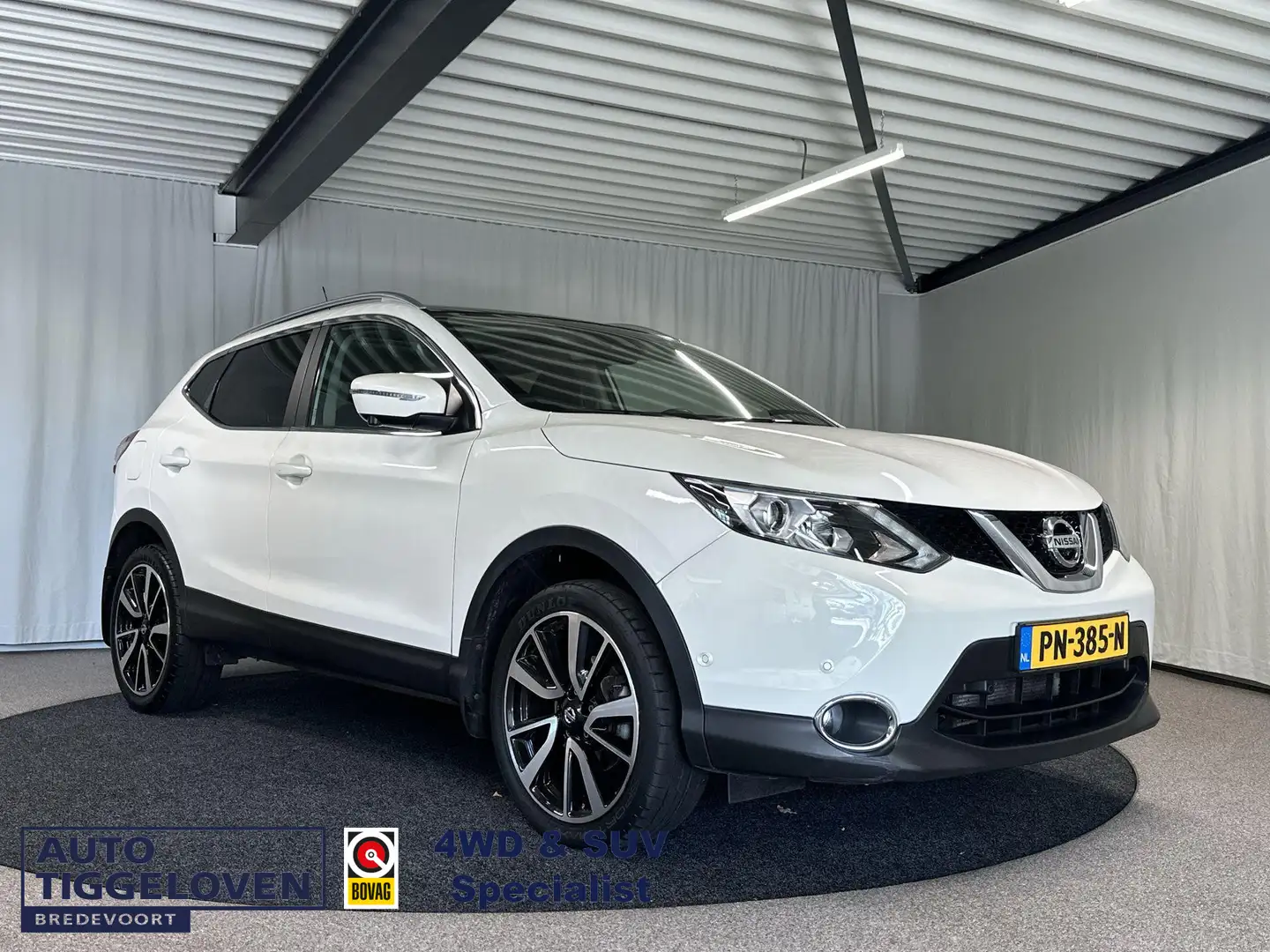 Nissan Qashqai 1.2 Tekna Trekhaak | Pano | Leder | 360 Camera Wit - 1