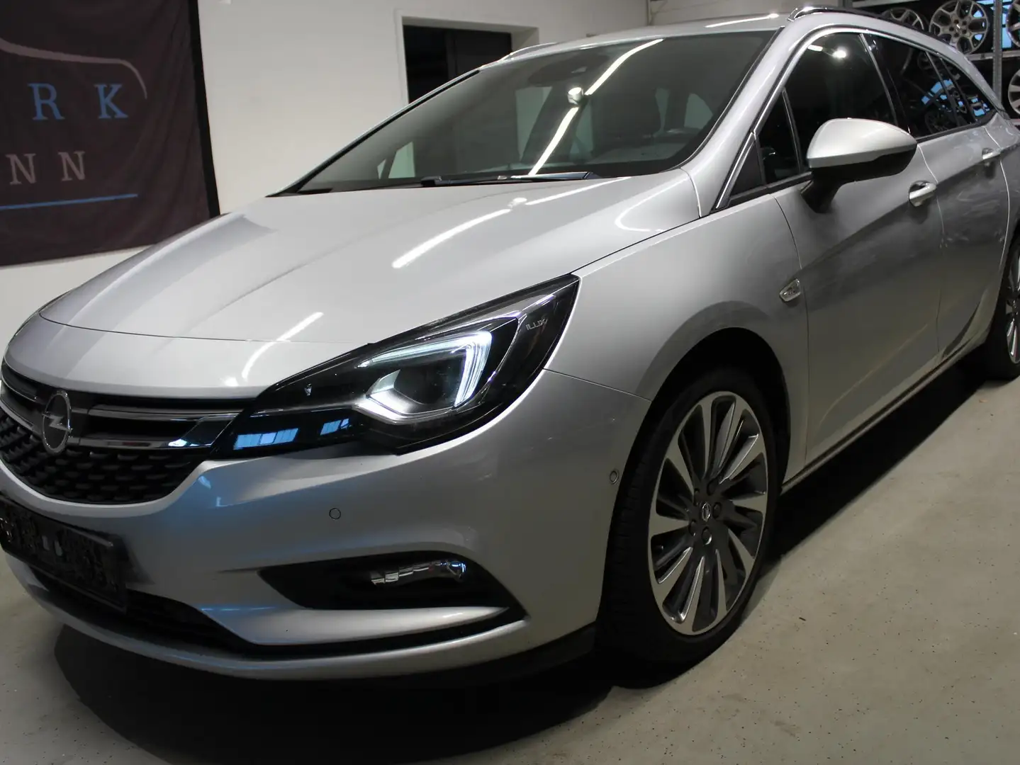 Opel Astra Ultimate*Kamera*LED*Navi*Spur.A*ACC*AHK*Keyless Grau - 1