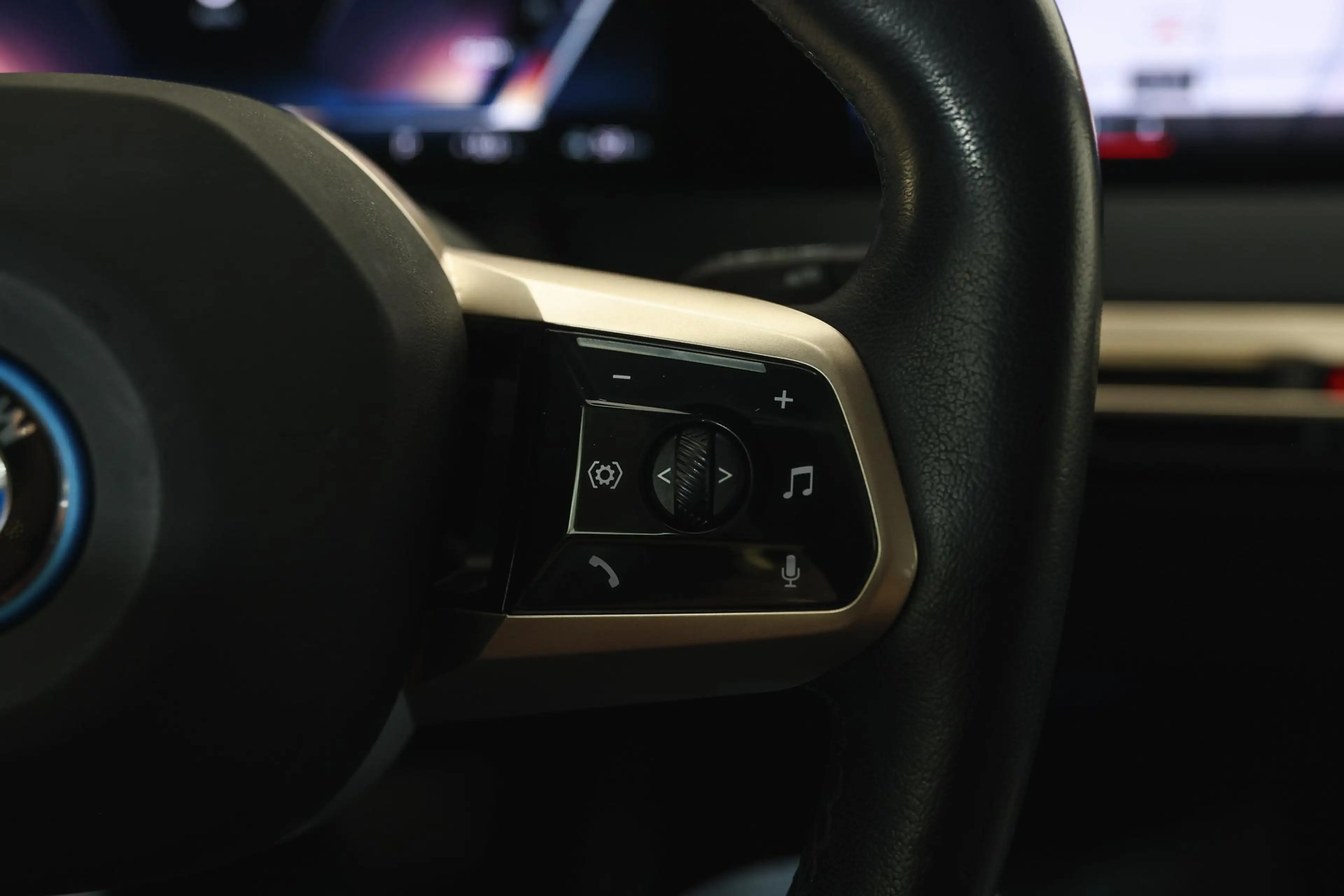 BMW iX xDrive50 / Sportpakket / Panoramadak Sky Lounge / — photo 15