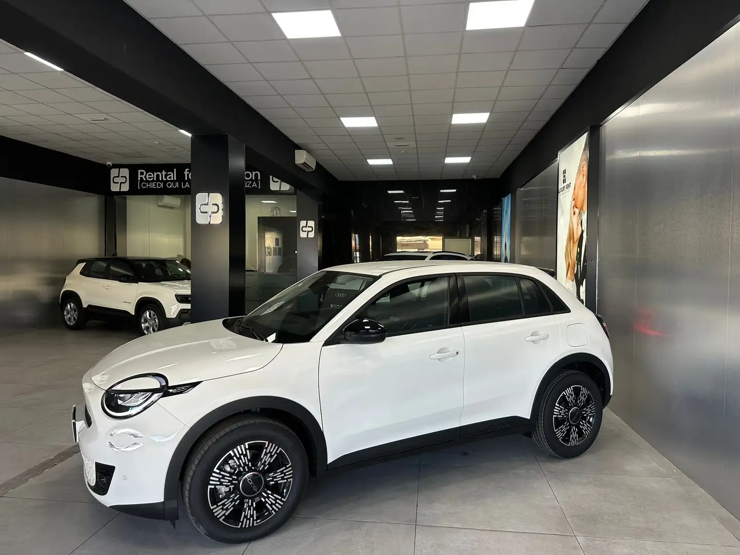 Fiat 600 600 IV 2023 1.2 hybrid Icon 110cv auto Bianco - 2