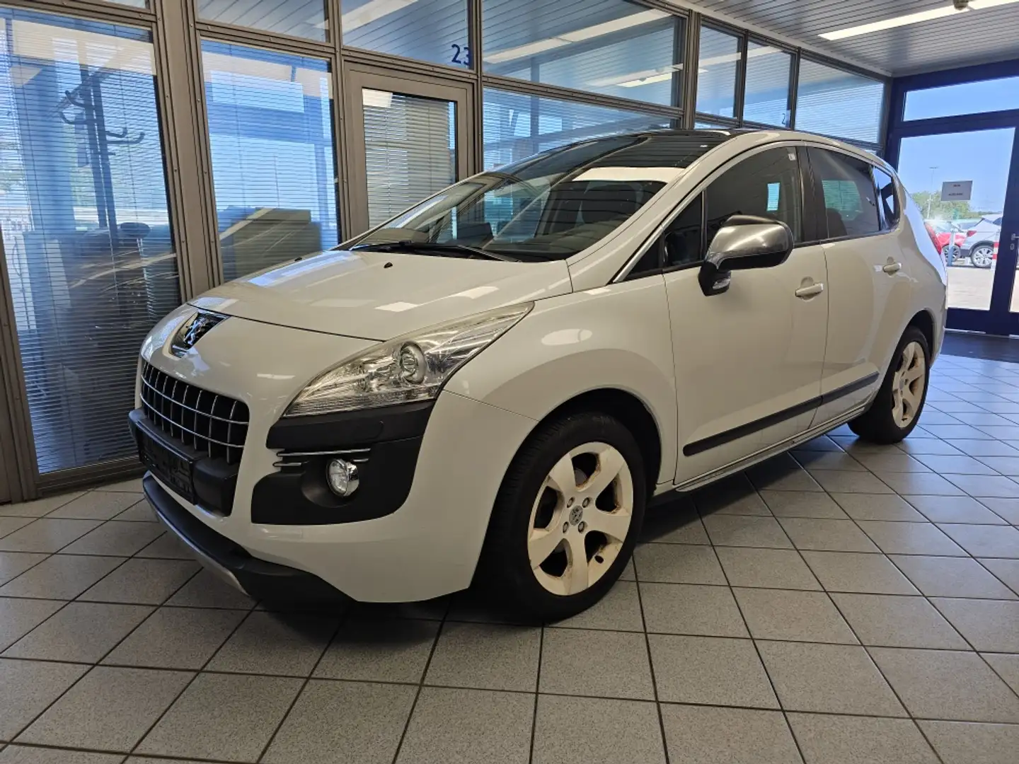 Peugeot 3008 Active Tüv 06-2026 Weiß - 2