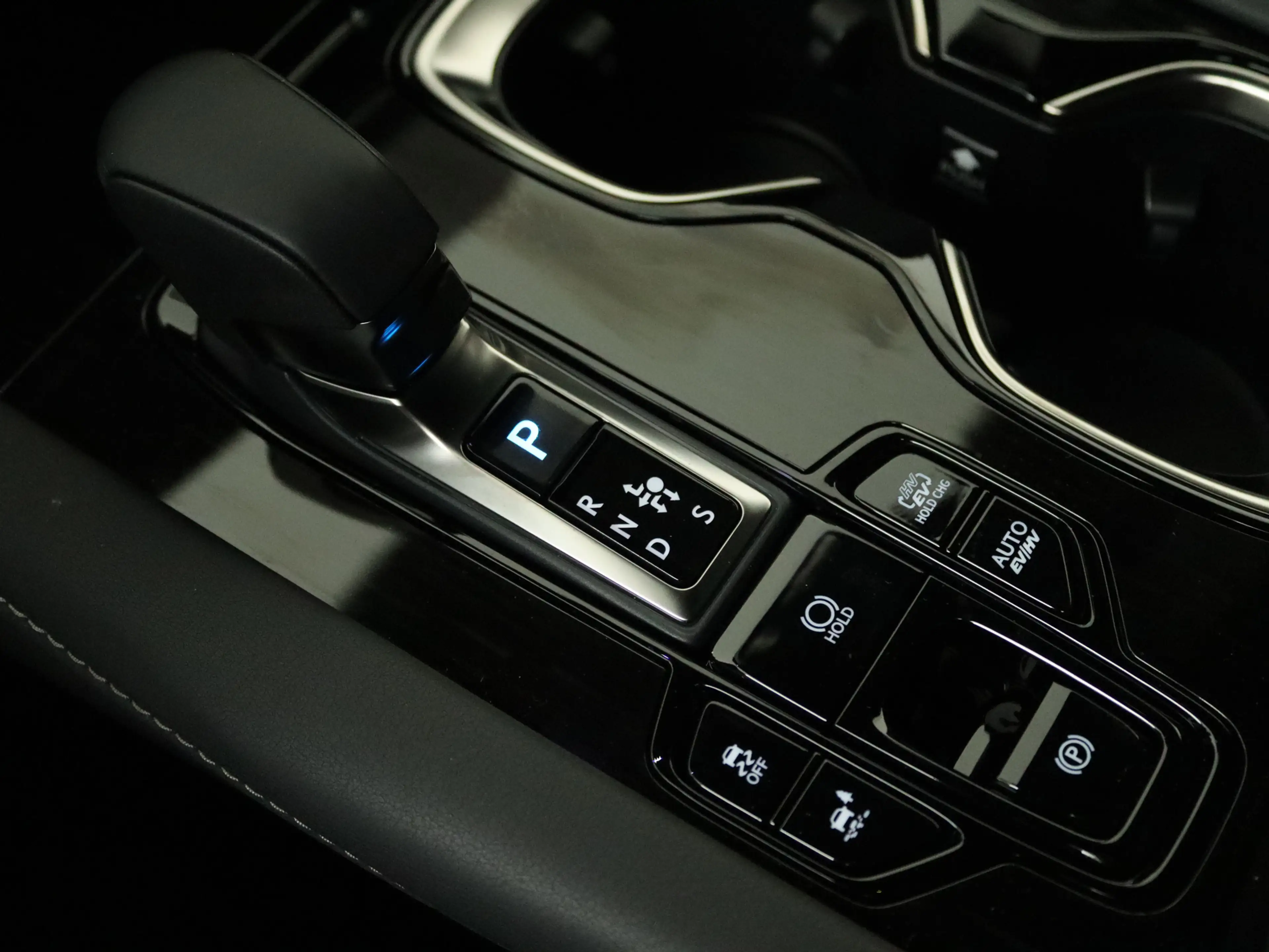 Lexus RX 450h 450h+ Plug-in Hybrid F Sport Design | Panoramadak — photo 13