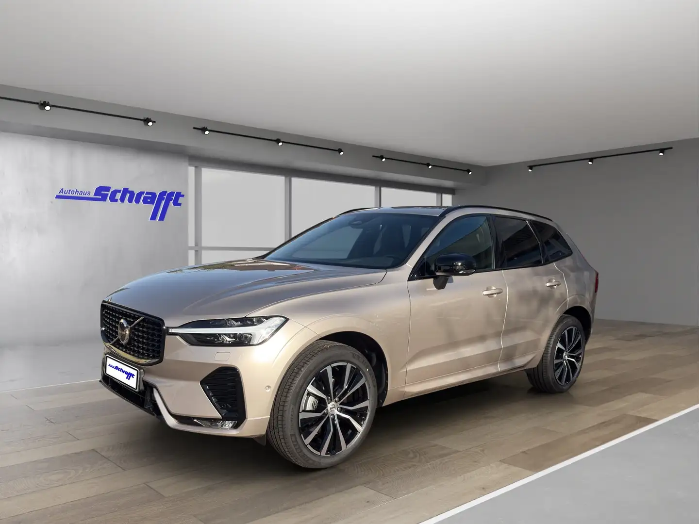 Volvo XC60 B5 AWD Plus Dark Bronze - 1