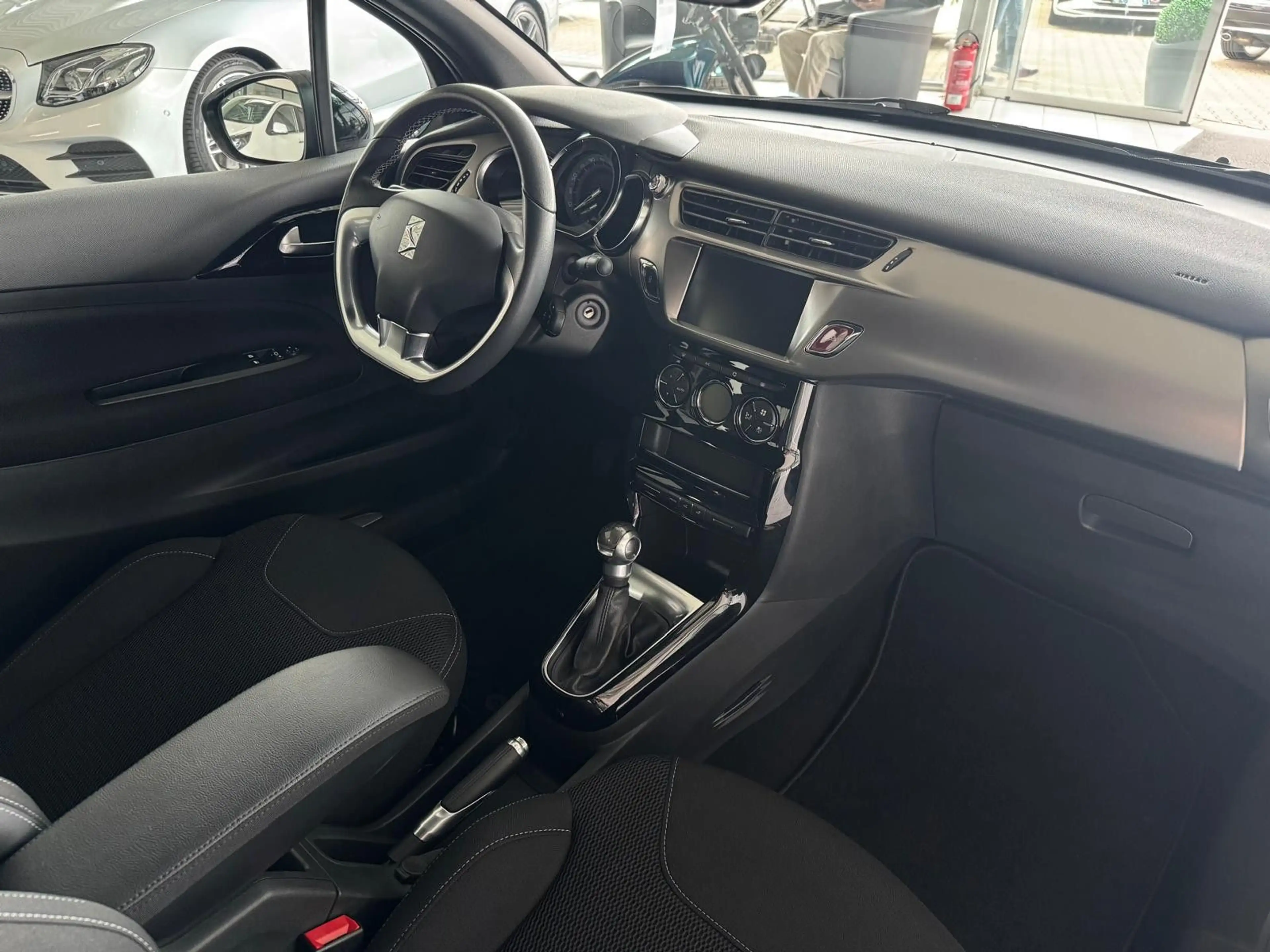 Citroen DS3 Chic *PDC*SHZ*CarPlay*Tempomat*Bluetooth* — photo 14