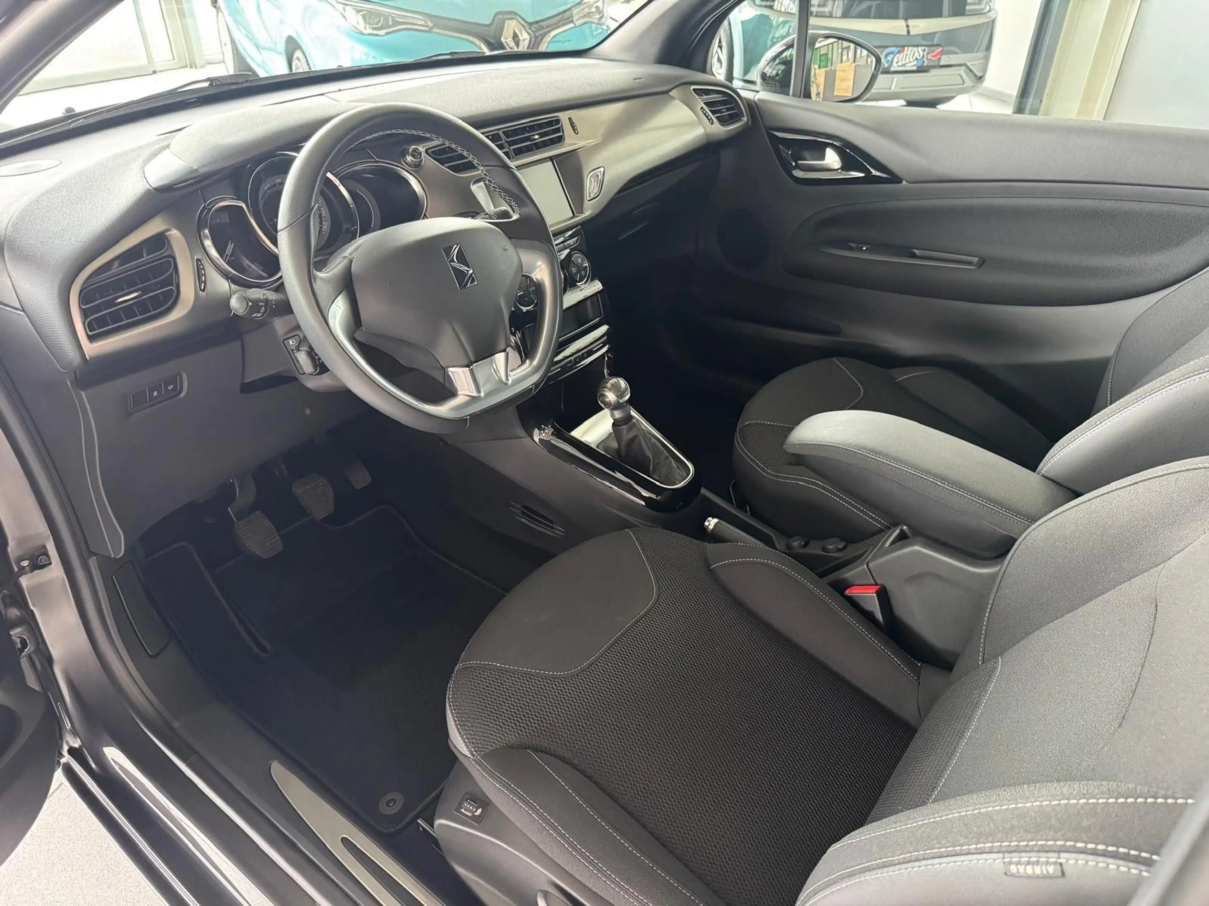 Citroen DS3 Chic *PDC*SHZ*CarPlay*Tempomat*Bluetooth* — photo 12