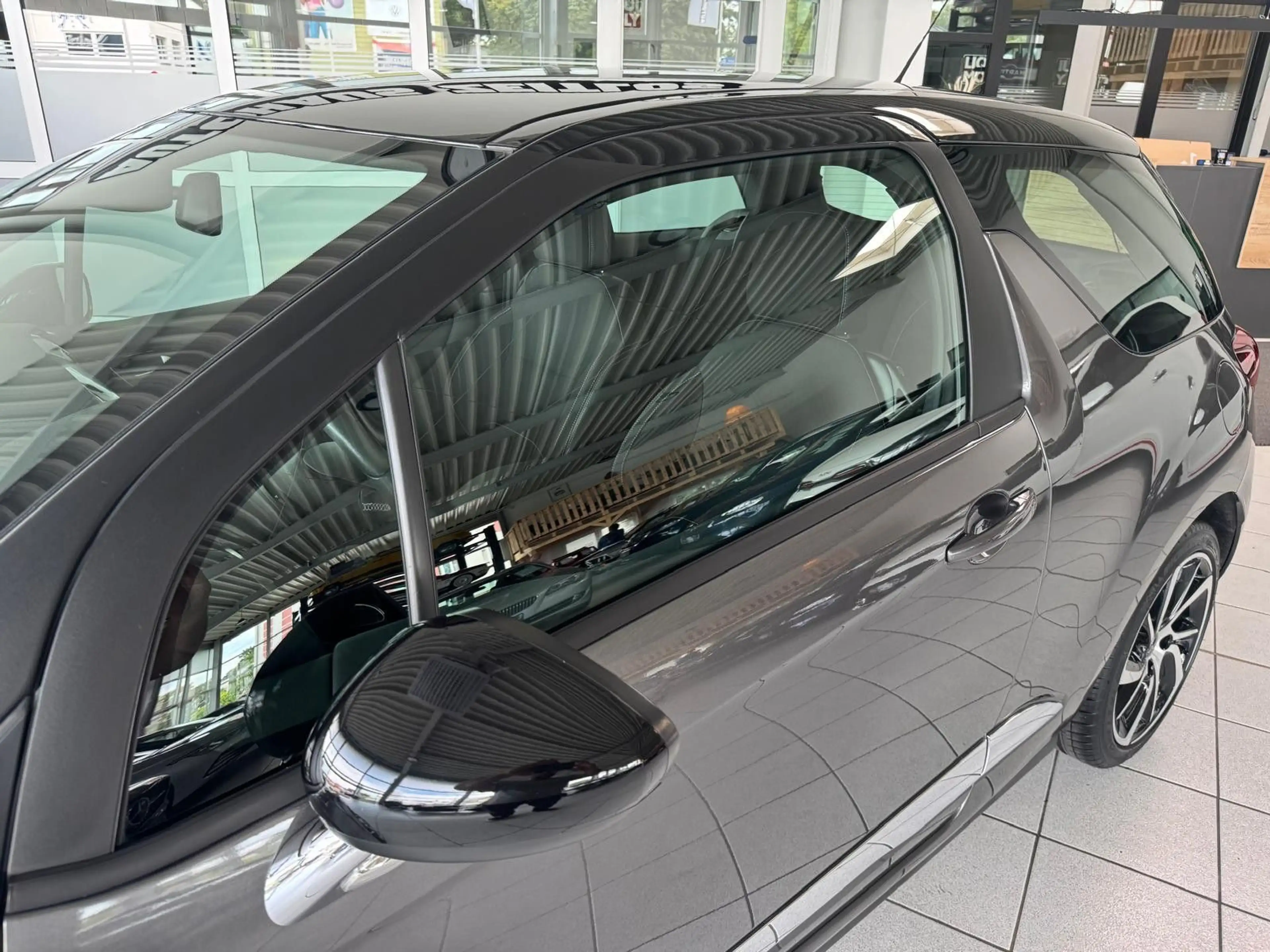 Citroen DS3 Chic *PDC*SHZ*CarPlay*Tempomat*Bluetooth* — photo 4