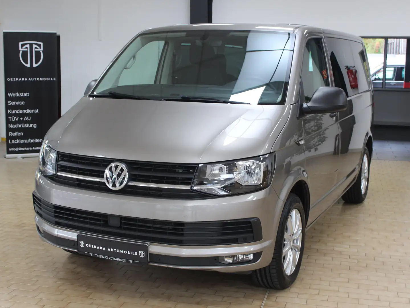 Volkswagen T6 Multivan Multivan Trendline TDI 150PS DSG *ACC *STHZ Beige - 2
