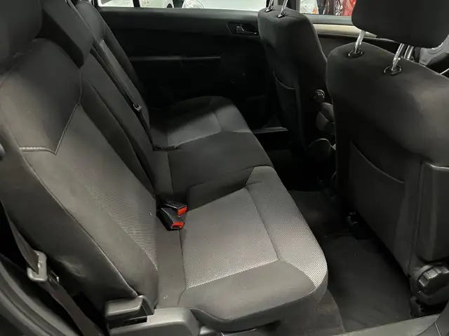 Opel Zafira view 25
