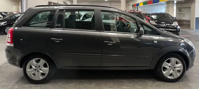 Opel Zafira view 10