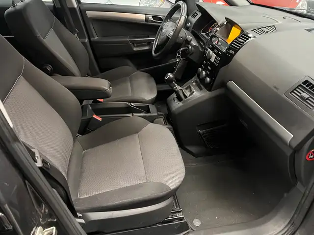 Opel Zafira view 26