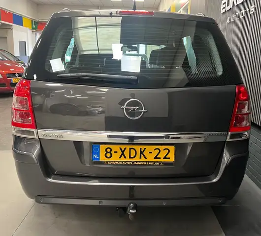 Opel Zafira view 8